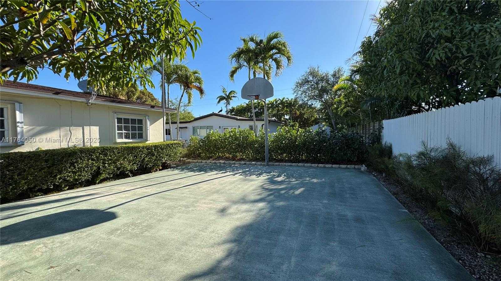 Small Image of 8720 SOUTH WEST 192ND TER, Cutler Bay Number 47