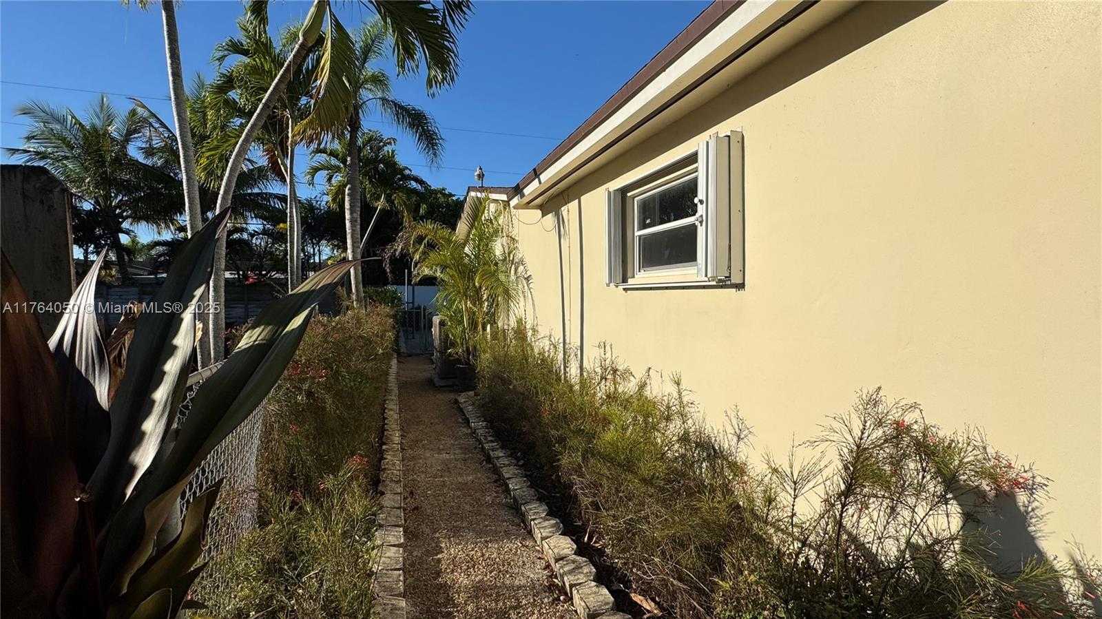 Small Image of 8720 SOUTH WEST 192ND TER, Cutler Bay Number 6