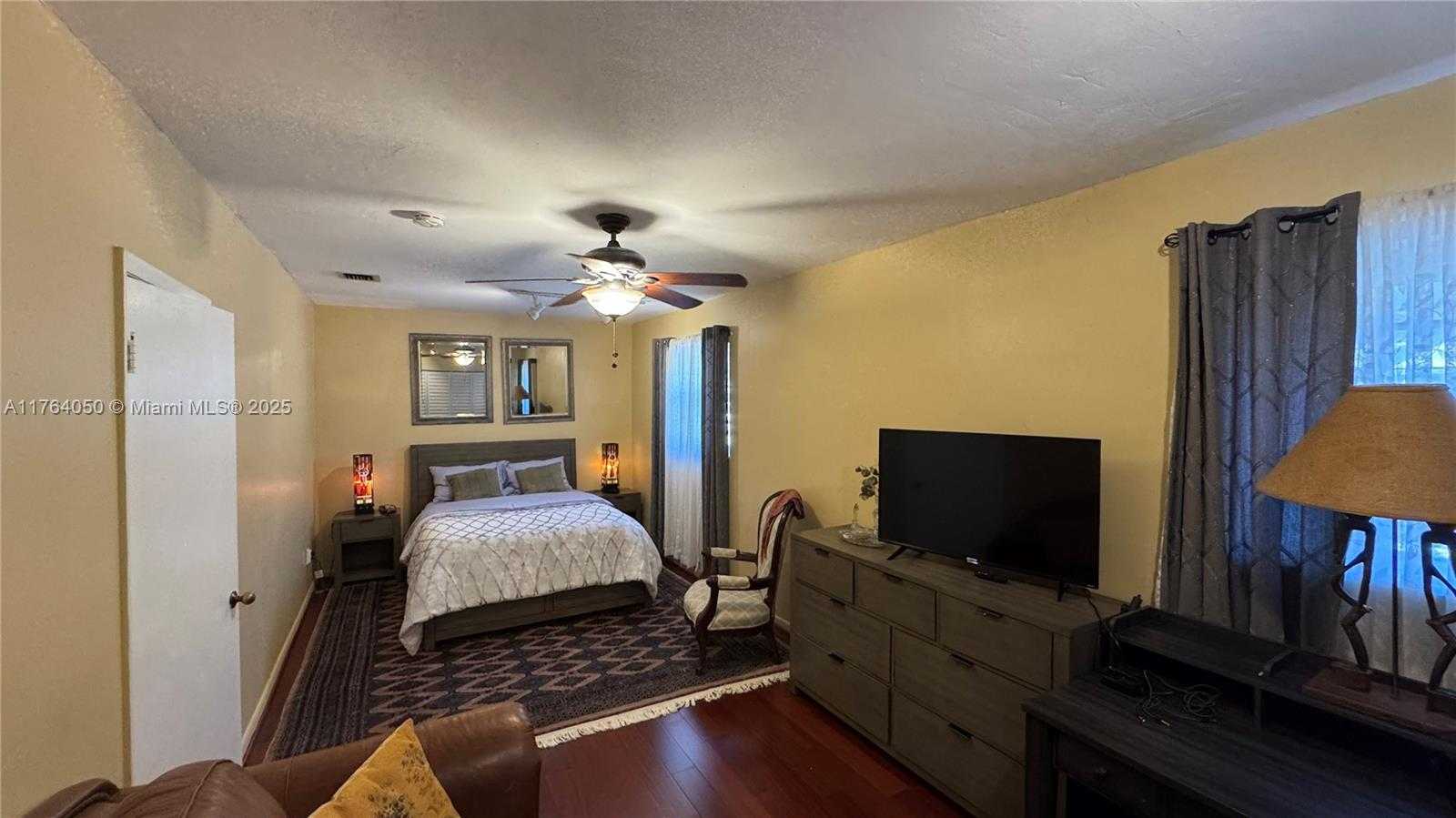 Small Image of 8720 SOUTH WEST 192ND TER, Cutler Bay Number 61