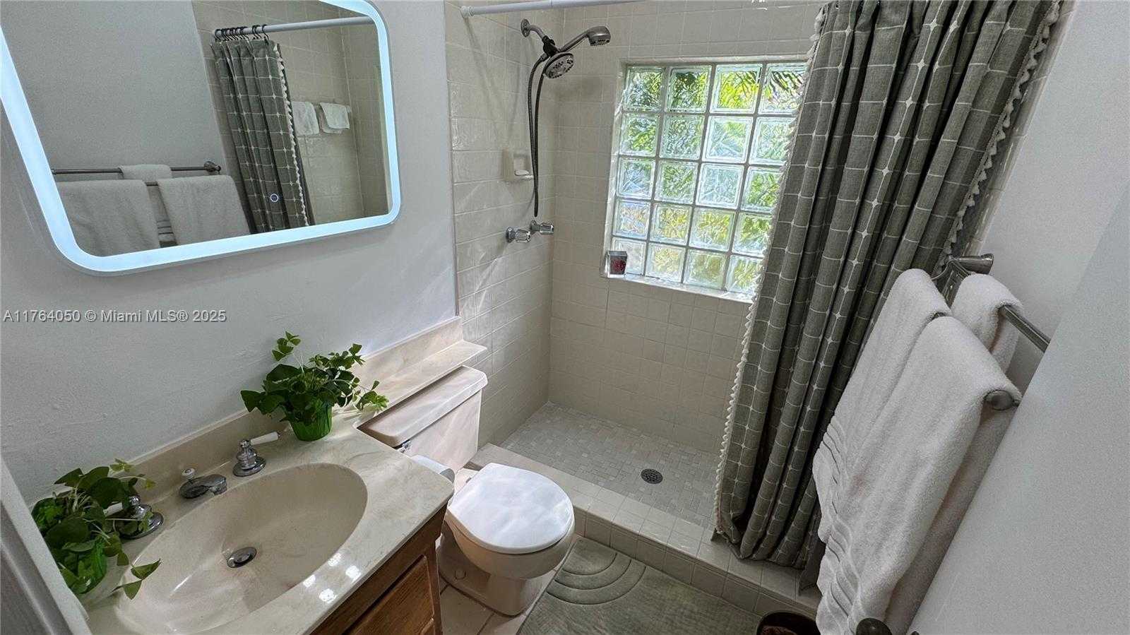 Small Image of 8720 SOUTH WEST 192ND TER, Cutler Bay Number 75