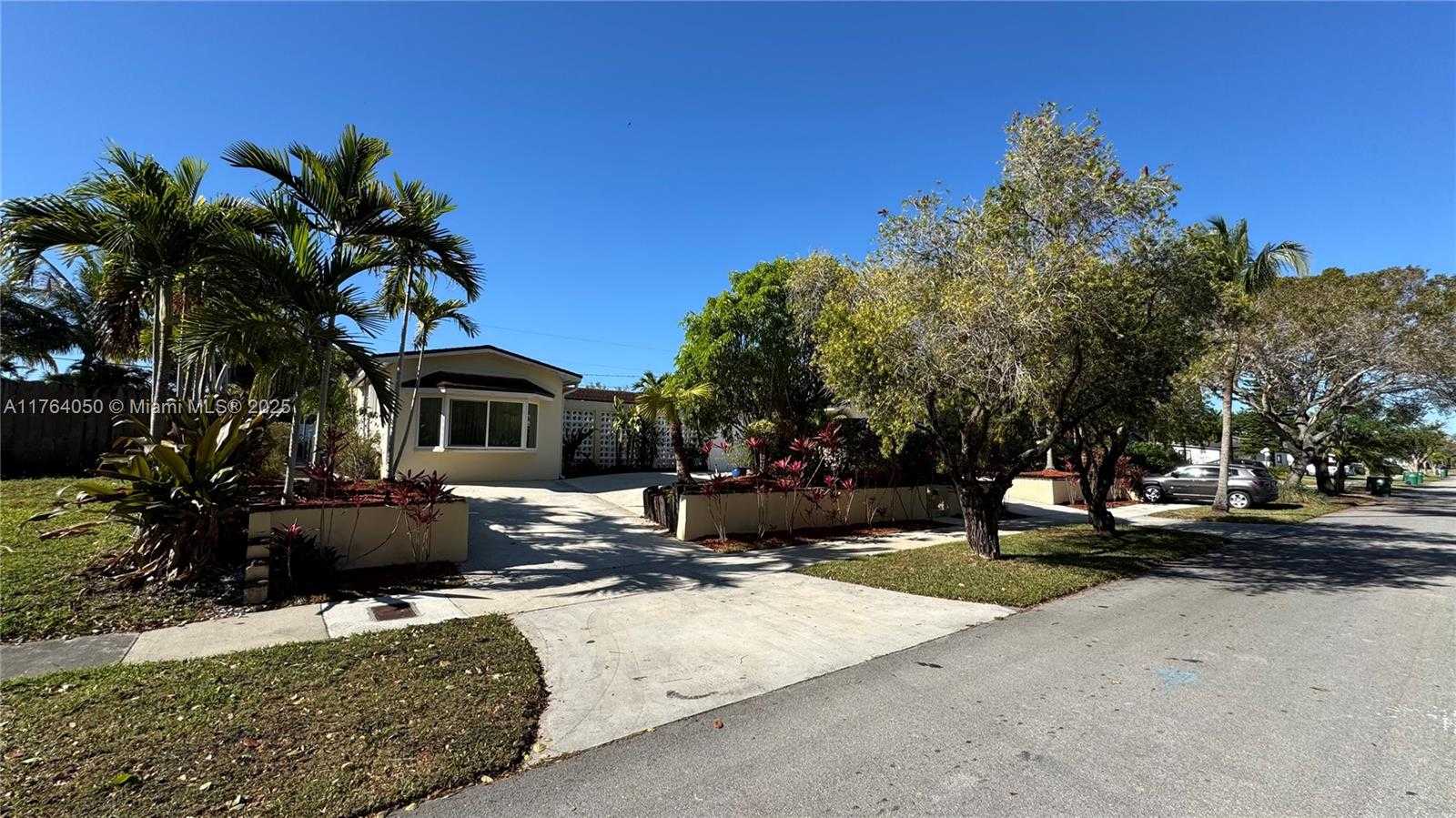 Small Image of 8720 SOUTH WEST 192ND TER, Cutler Bay Number 90