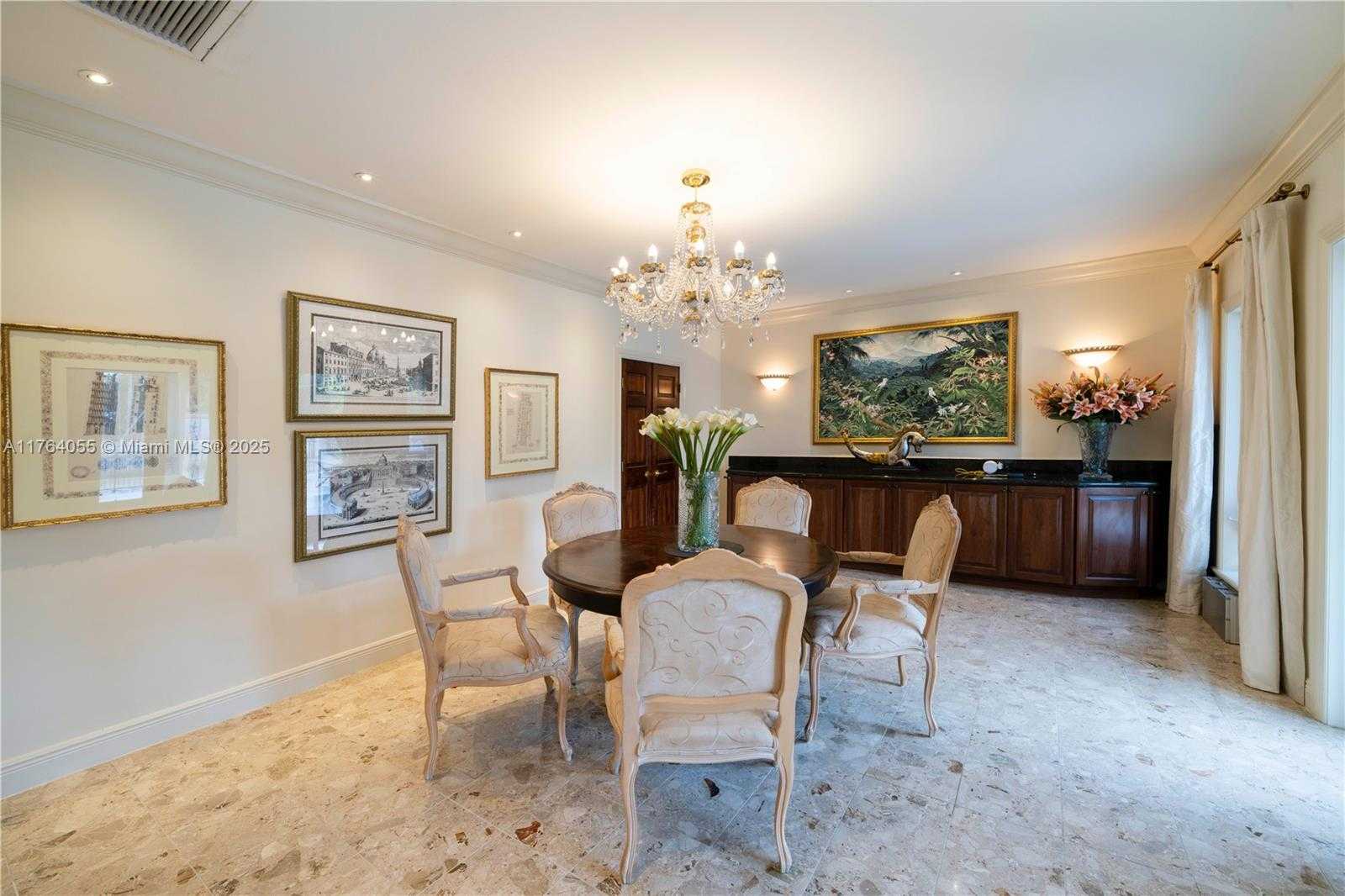 Small Image of 6465 PINETREE DRIVE CIR, Miami Beach Number 13