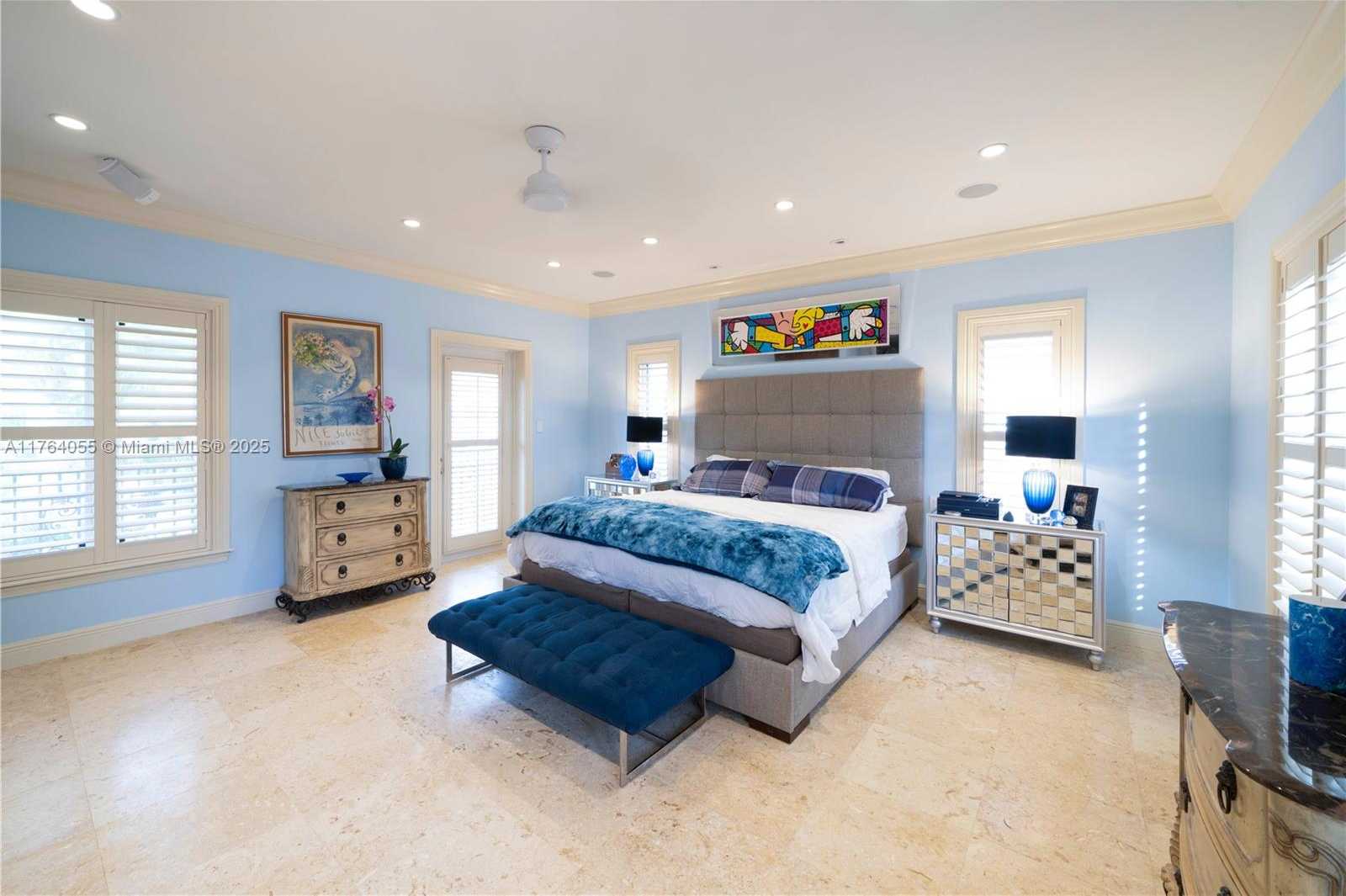 Small Image of 6465 PINETREE DRIVE CIR, Miami Beach Number 14