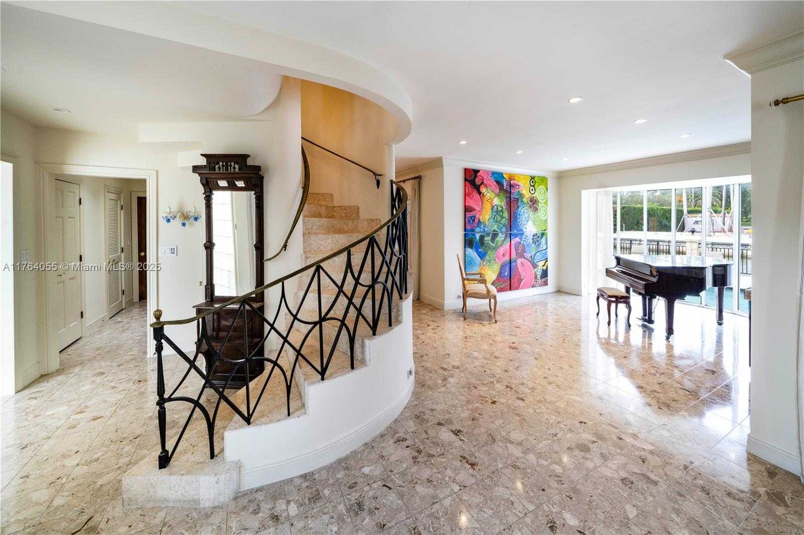 Small Image of 6465 PINETREE DRIVE CIR, Miami Beach Number 17
