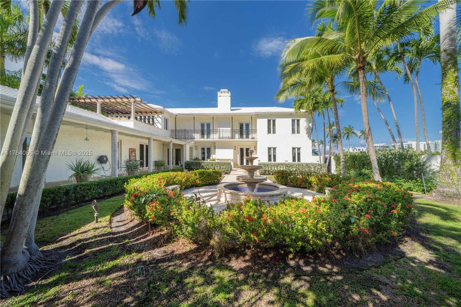 Small Image of 6465 PINETREE DRIVE CIR, Miami Beach Number 6