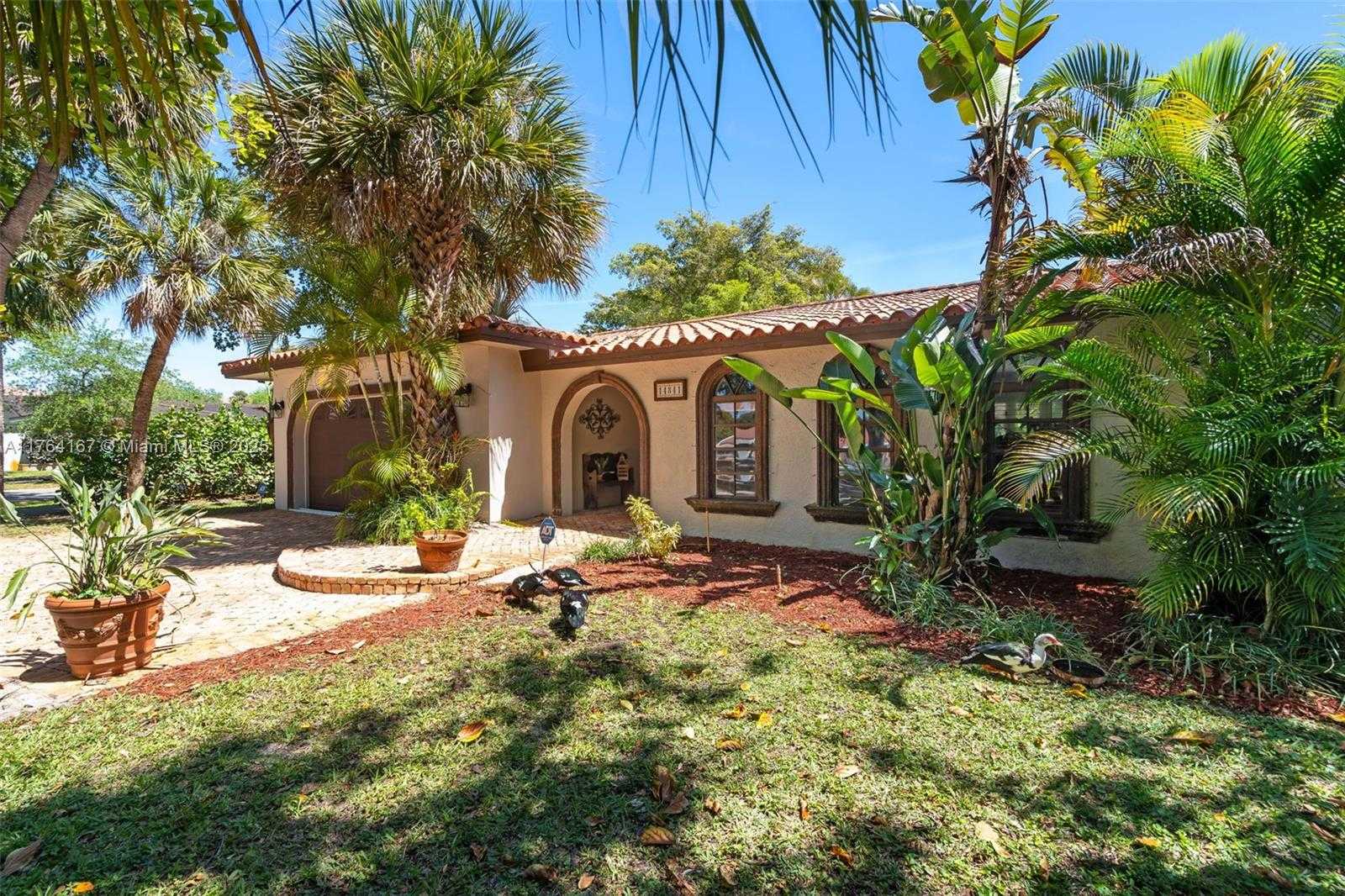 Small Image of 14841 DADE PINE AVE, Miami Lakes Number 2