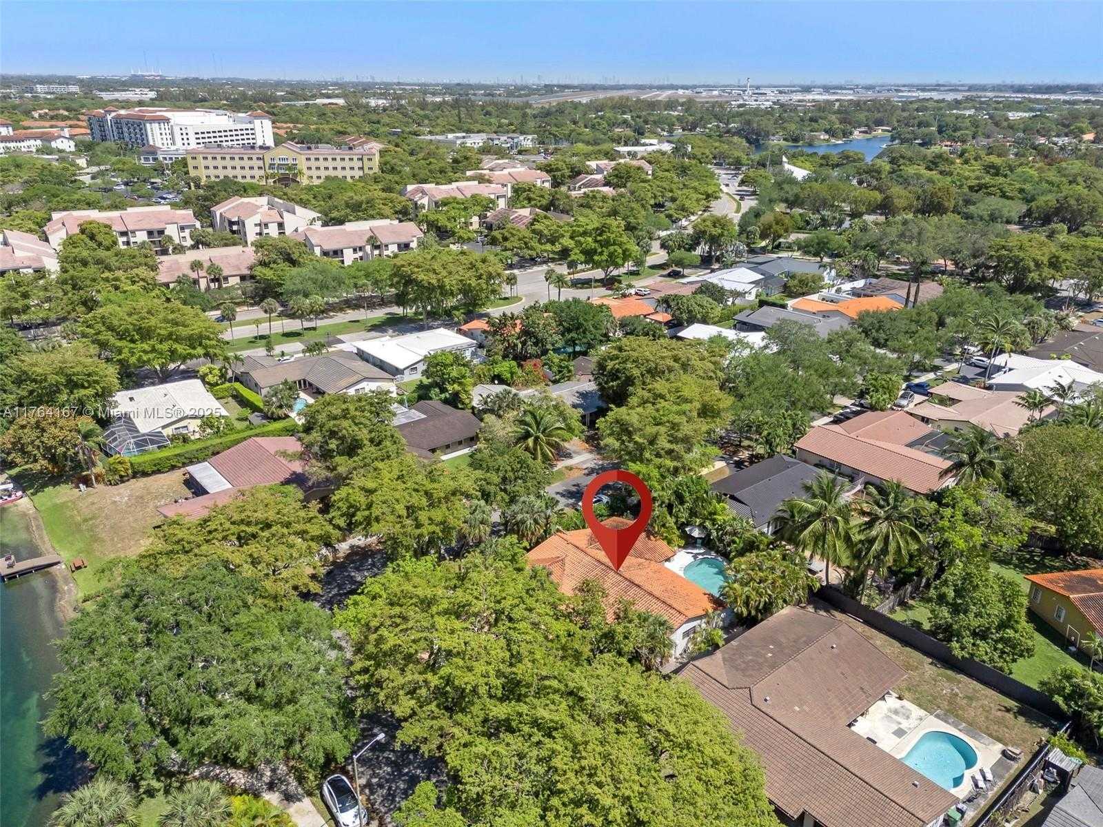 Small Image of 14841 DADE PINE AVE, Miami Lakes Number 34
