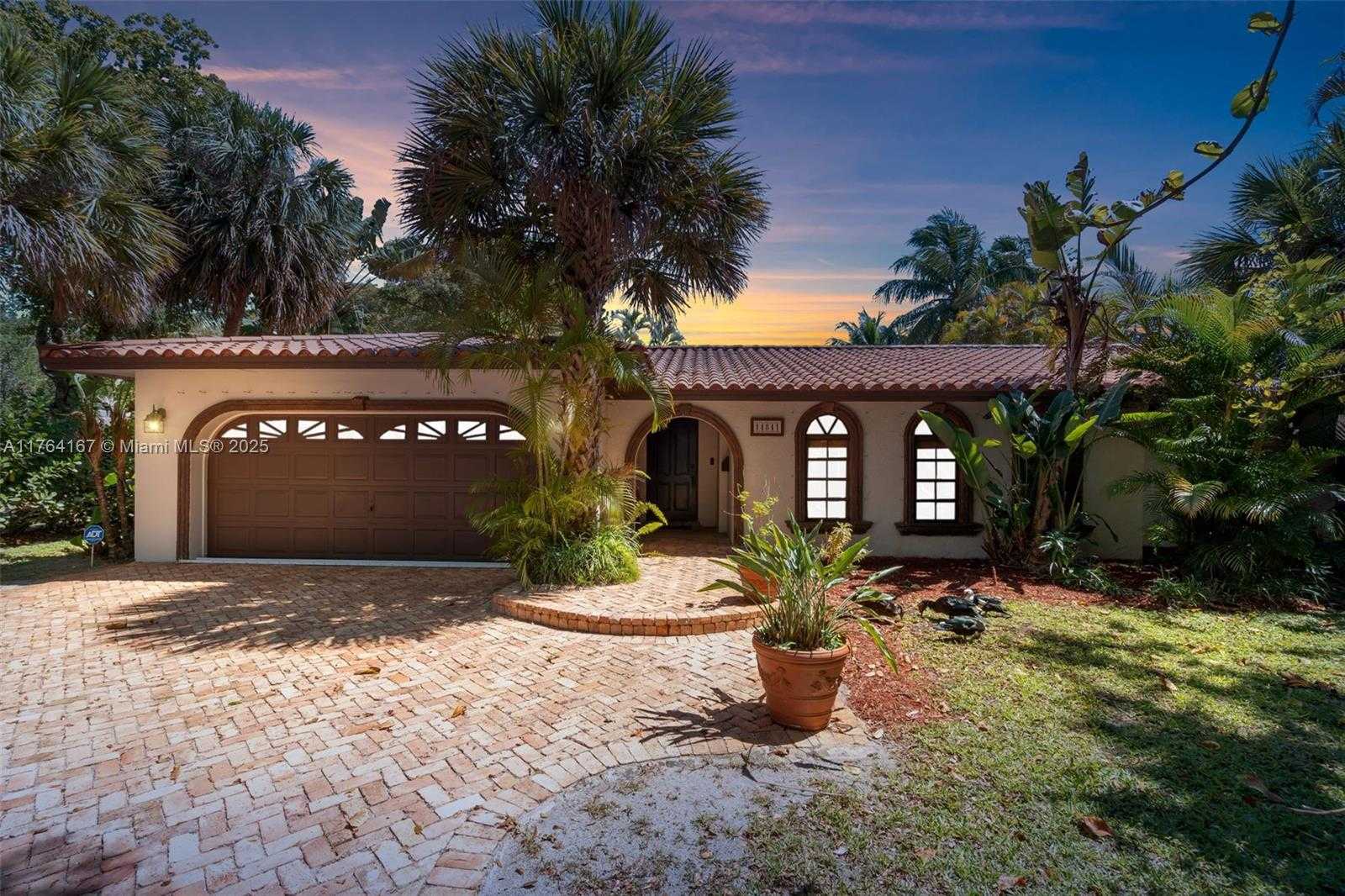 Small Image of 14841 DADE PINE AVE, Miami Lakes Number 6