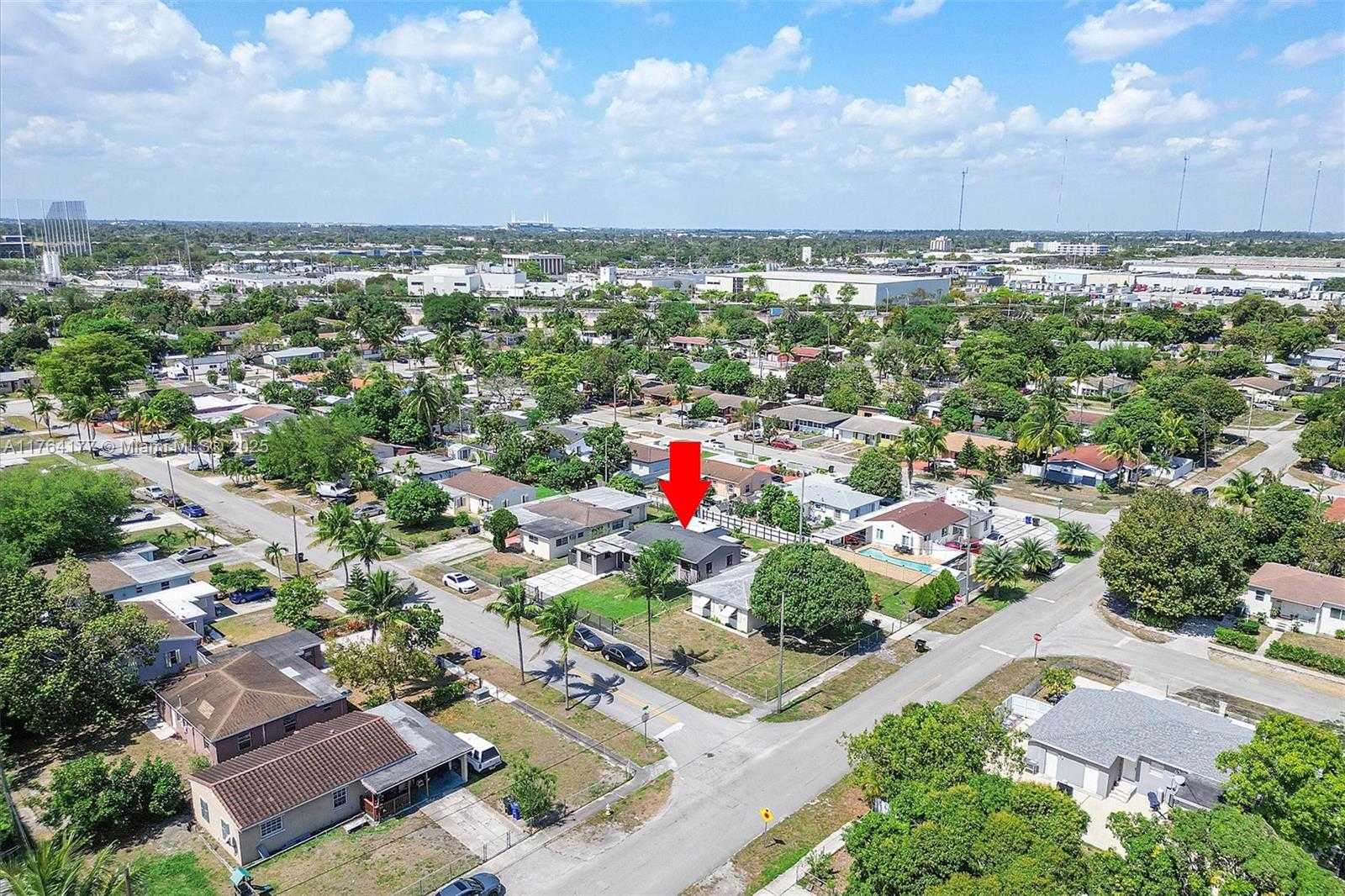 Small Image of 85 NORTH EAST 171ST TER, North Miami Beach Number 37