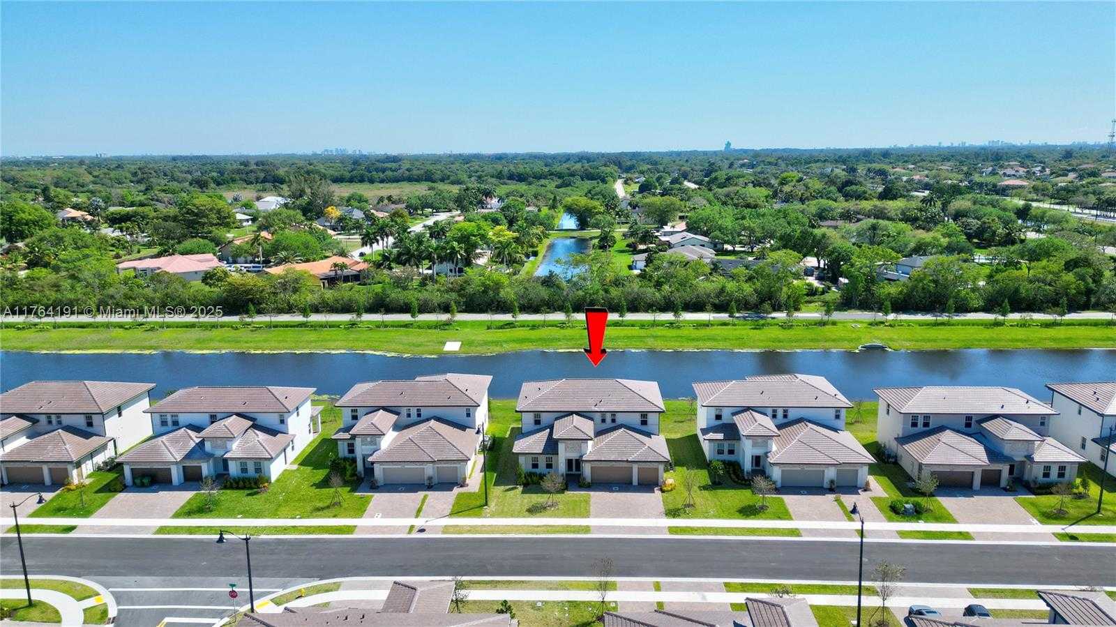 Small Image of 4390 SW 122nd Terrace, Davie, FL 33330, USA Number 2