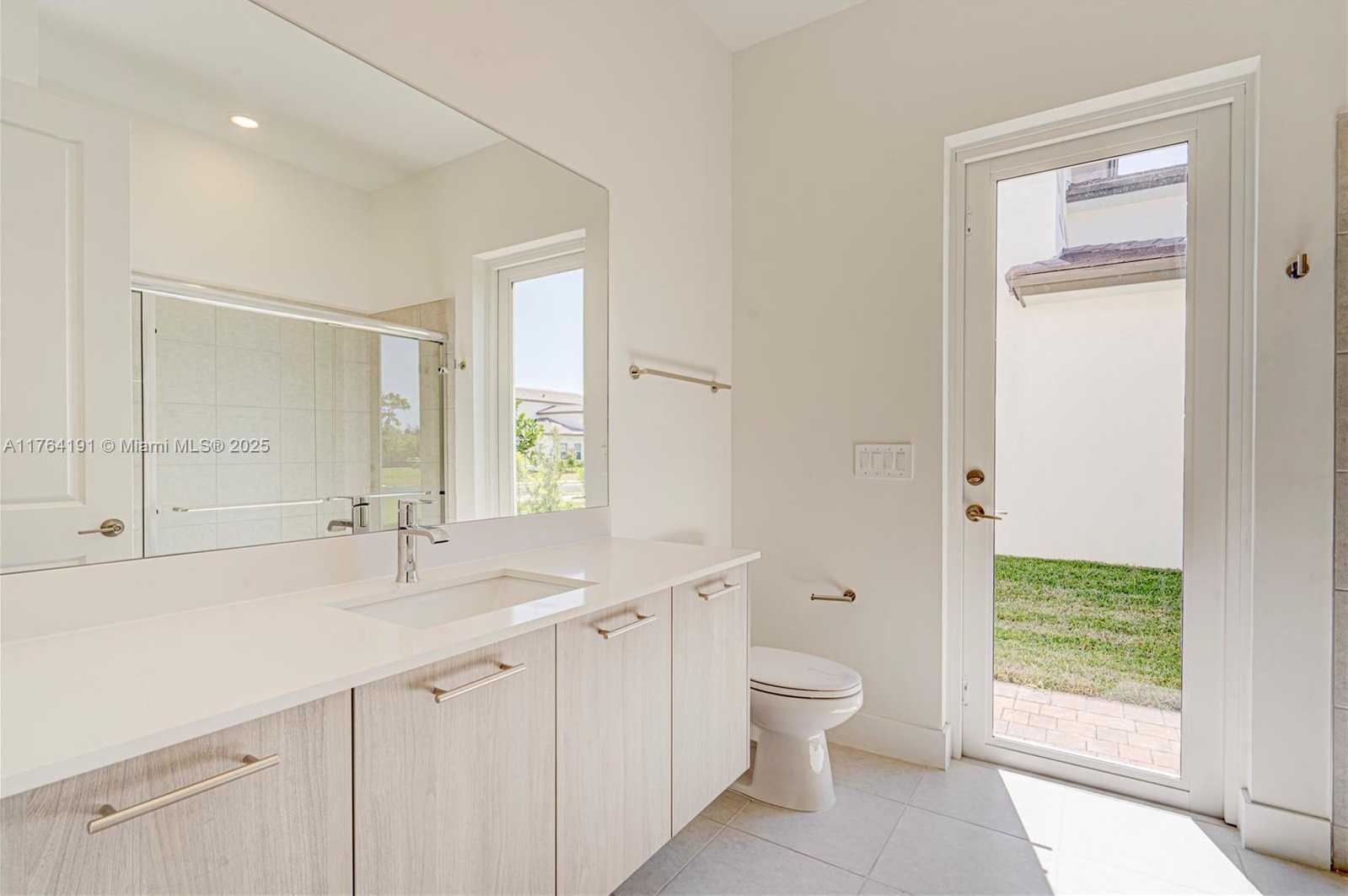 Small Image of 4390 SW 122nd Terrace, Davie, FL 33330, USA Number 40
