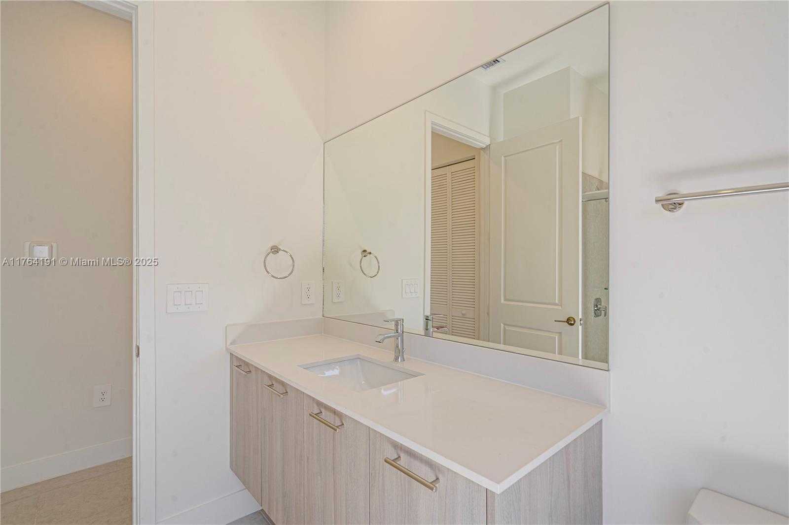 Small Image of 4390 SW 122nd Terrace, Davie, FL 33330, USA Number 42