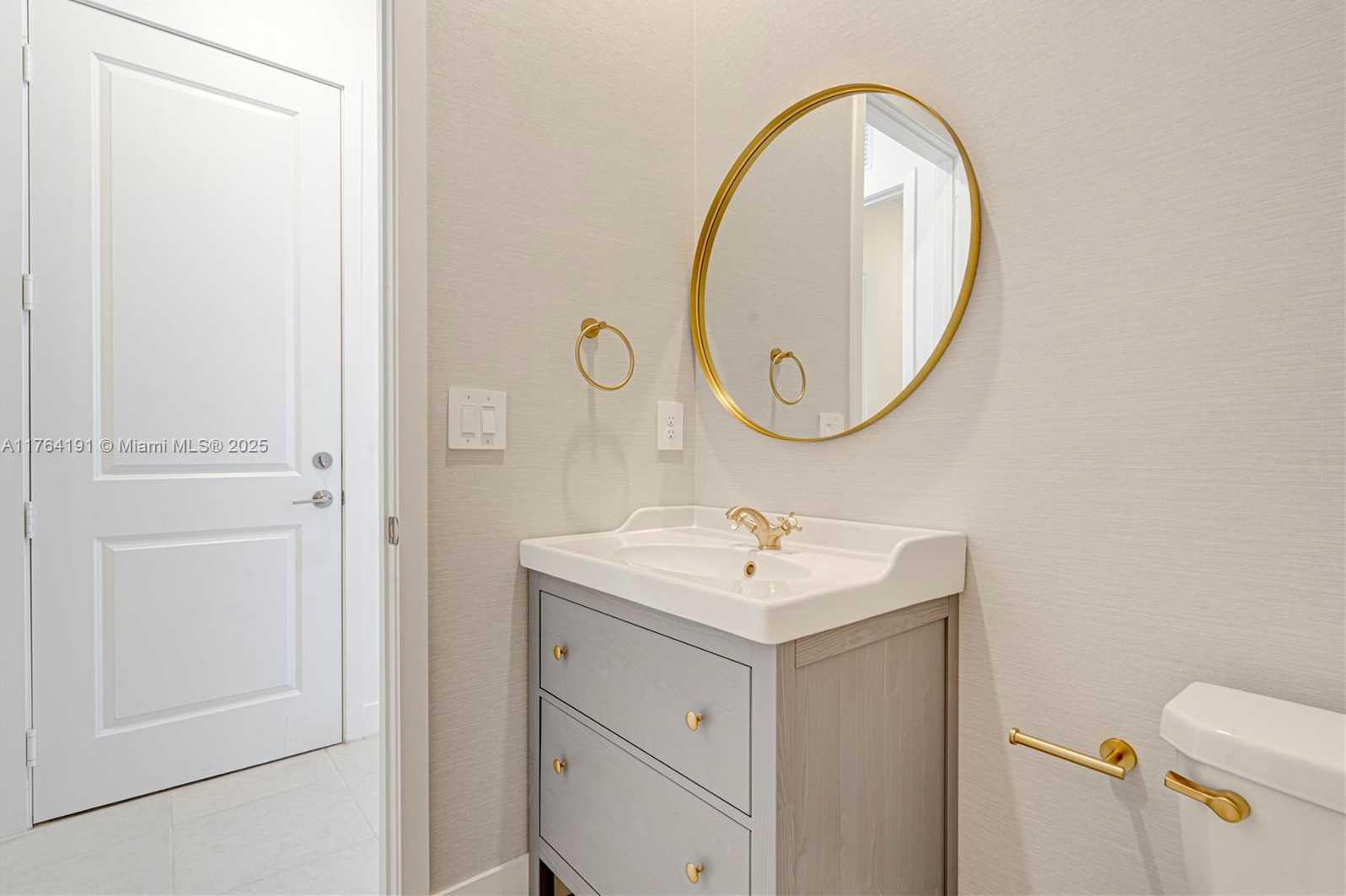 Small Image of 4390 SW 122nd Terrace, Davie, FL 33330, USA Number 45