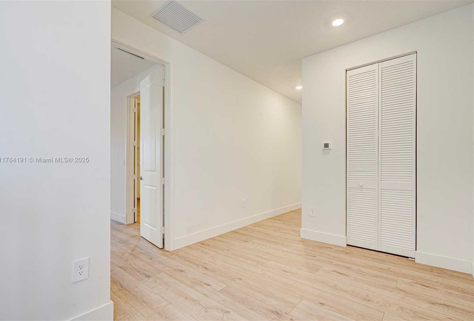 Small Image of 4390 SW 122nd Terrace, Davie, FL 33330, USA Number 52