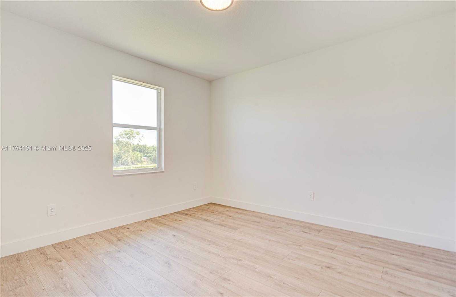 Small Image of 4390 SW 122nd Terrace, Davie, FL 33330, USA Number 77