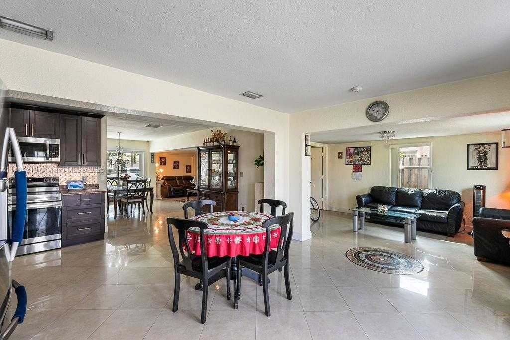 Small Image of 665 NORTH WEST 19TH ST, Pompano Beach Number 13
