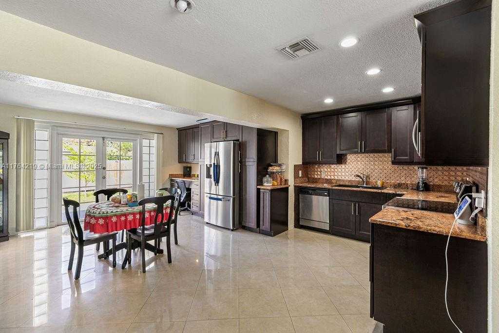 Small Image of 665 NORTH WEST 19TH ST, Pompano Beach Number 16
