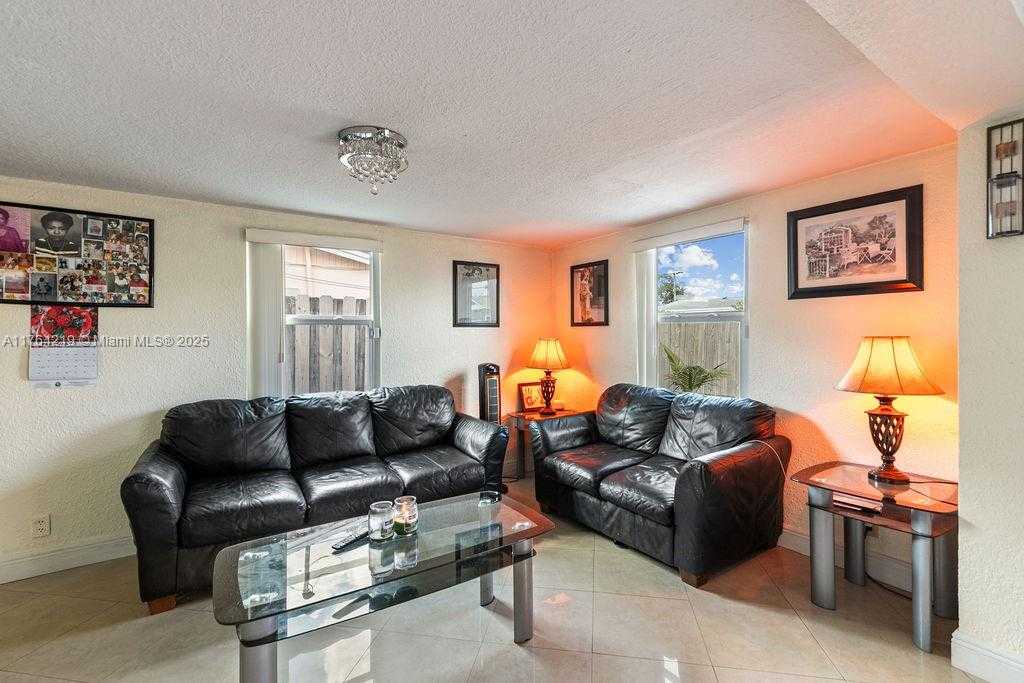 Small Image of 665 NORTH WEST 19TH ST, Pompano Beach Number 2
