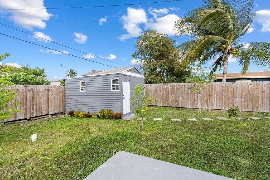 Small Image of 665 NORTH WEST 19TH ST, Pompano Beach Number 31