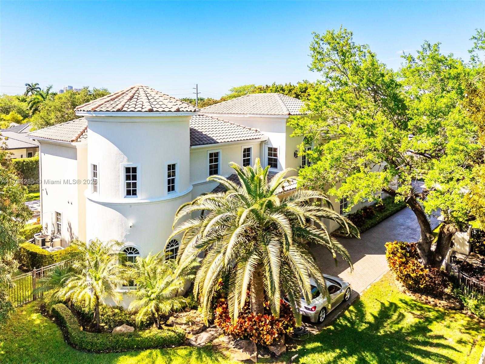 Small Image of 9076 SOUTH WEST 59TH CT, Pinecrest Number 3