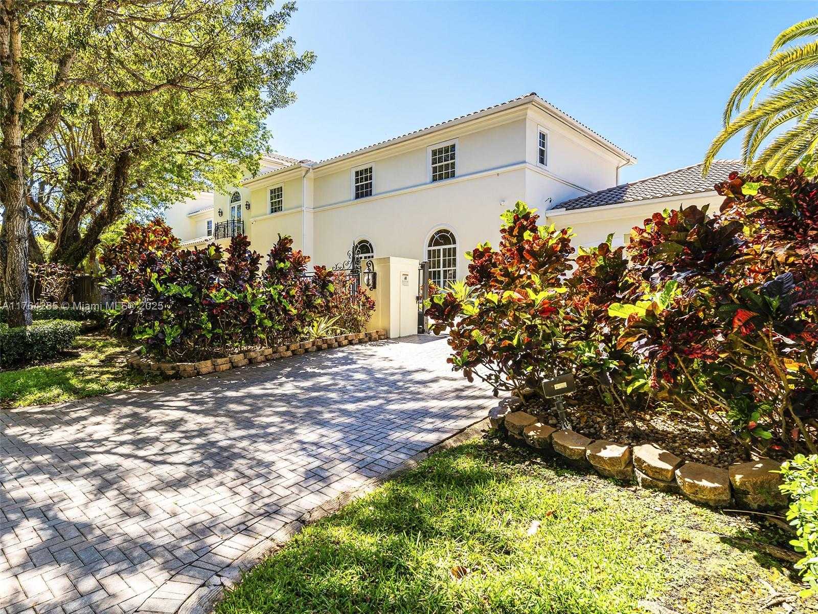 Small Image of 9076 SOUTH WEST 59TH CT, Pinecrest Number 4