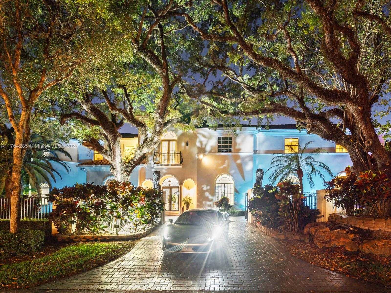 Small Image of 9076 SOUTH WEST 59TH CT, Pinecrest Number 53