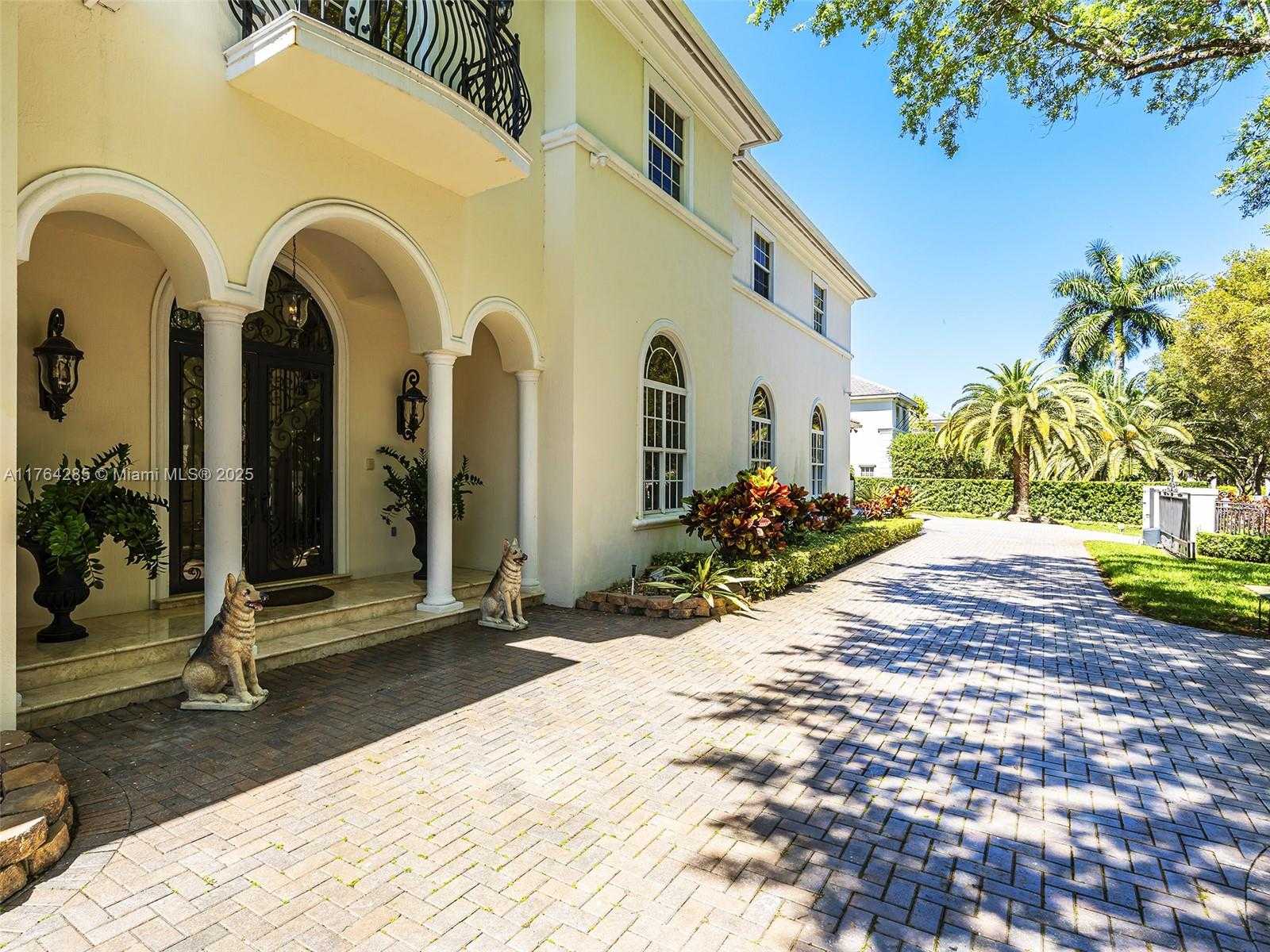 Small Image of 9076 SOUTH WEST 59TH CT, Pinecrest Number 8