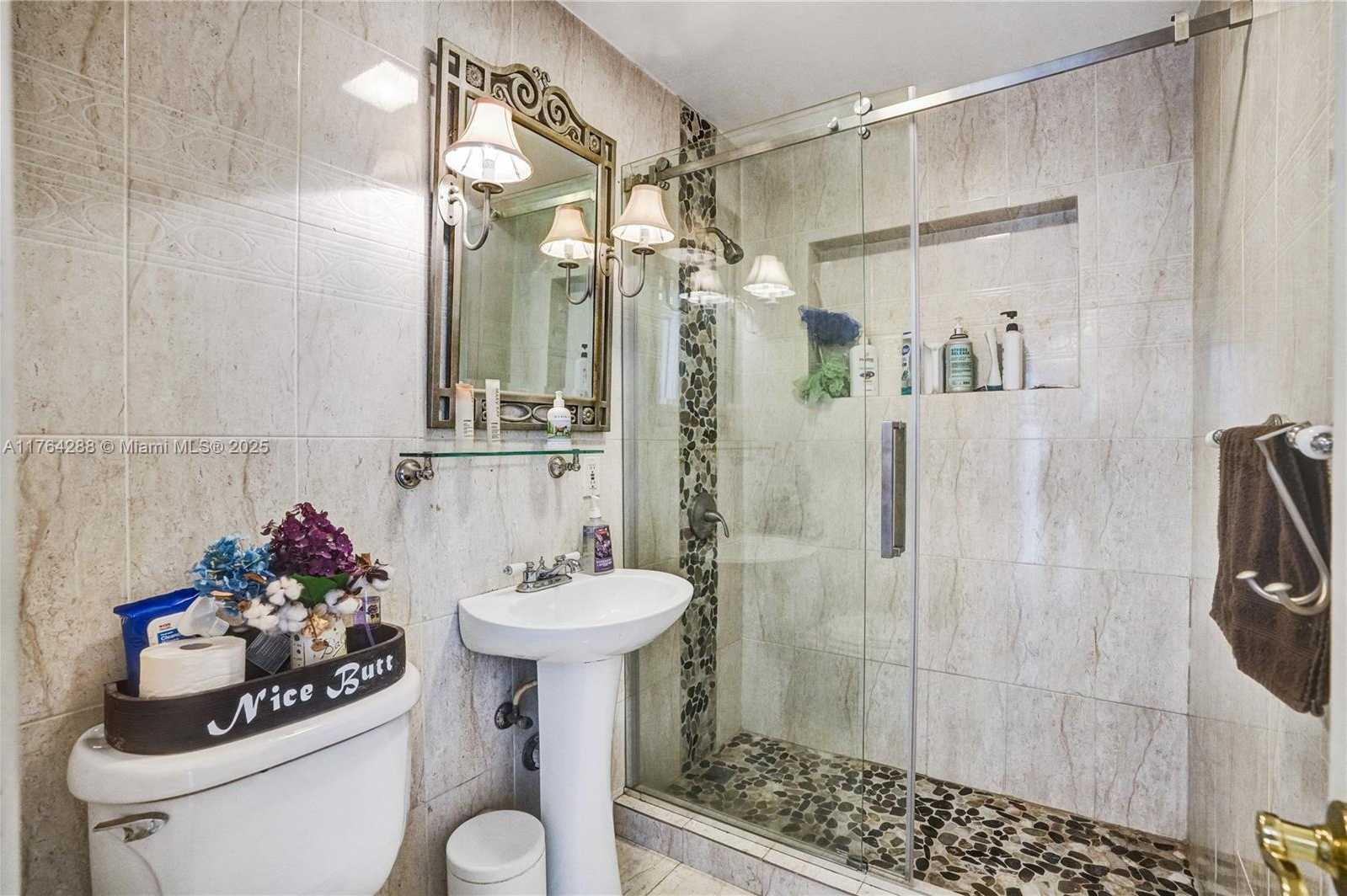 Small Image of 7825 NORTH WEST 174TH ST, Hialeah Number 19