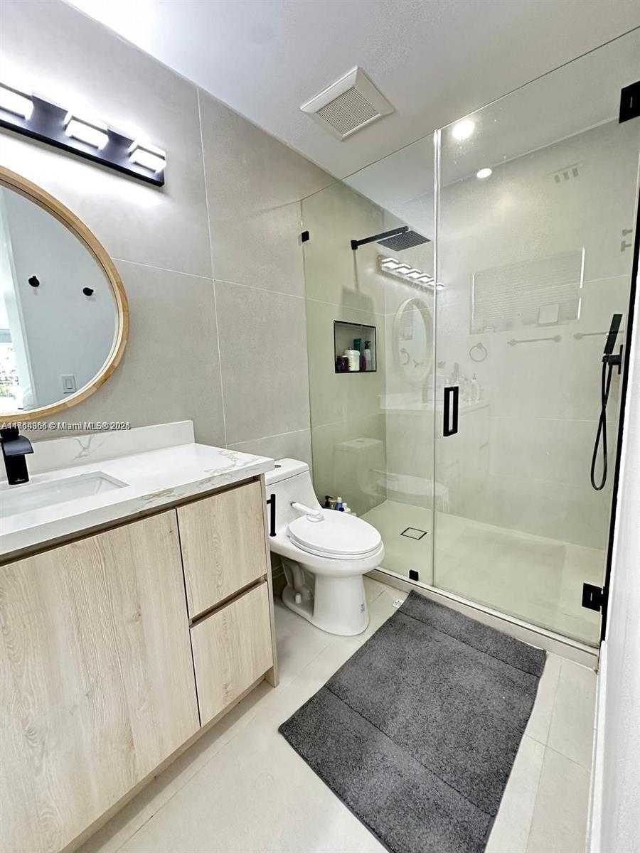 Small Image of 8320 TAFT ST, Pembroke Pines Number 10