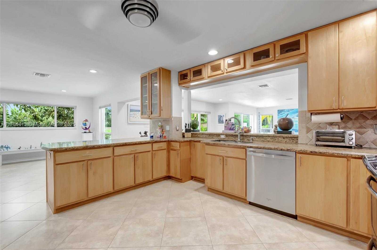 Small Image of 22071 WEST SOLIEL CIR W, Boca Raton Number 16