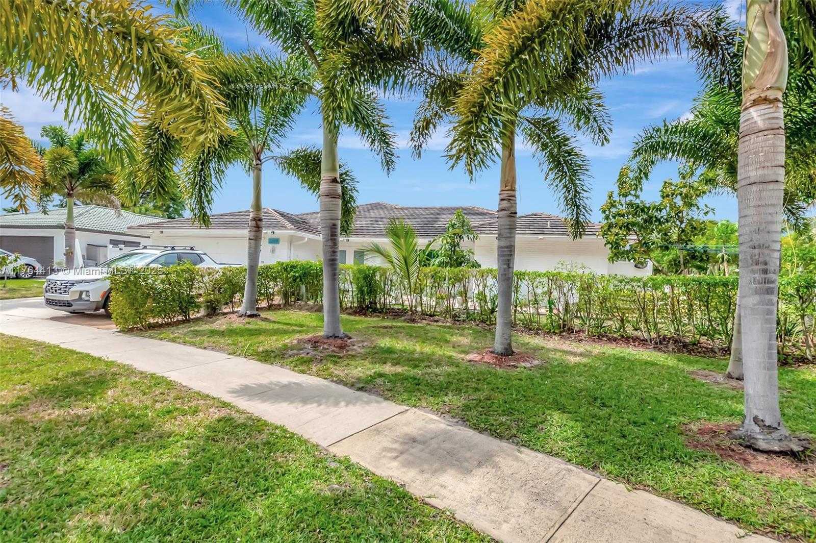 Small Image of 22071 WEST SOLIEL CIR W, Boca Raton Number 47