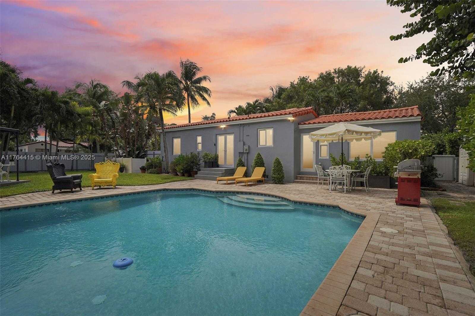 Small Image of 9301 NORTH WEST 2ND PL, Miami Shores Number 2