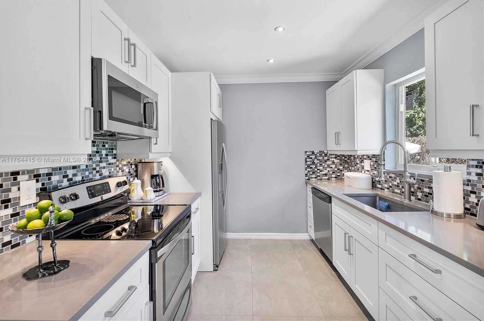 Small Image of 9301 NORTH WEST 2ND PL, Miami Shores Number 22