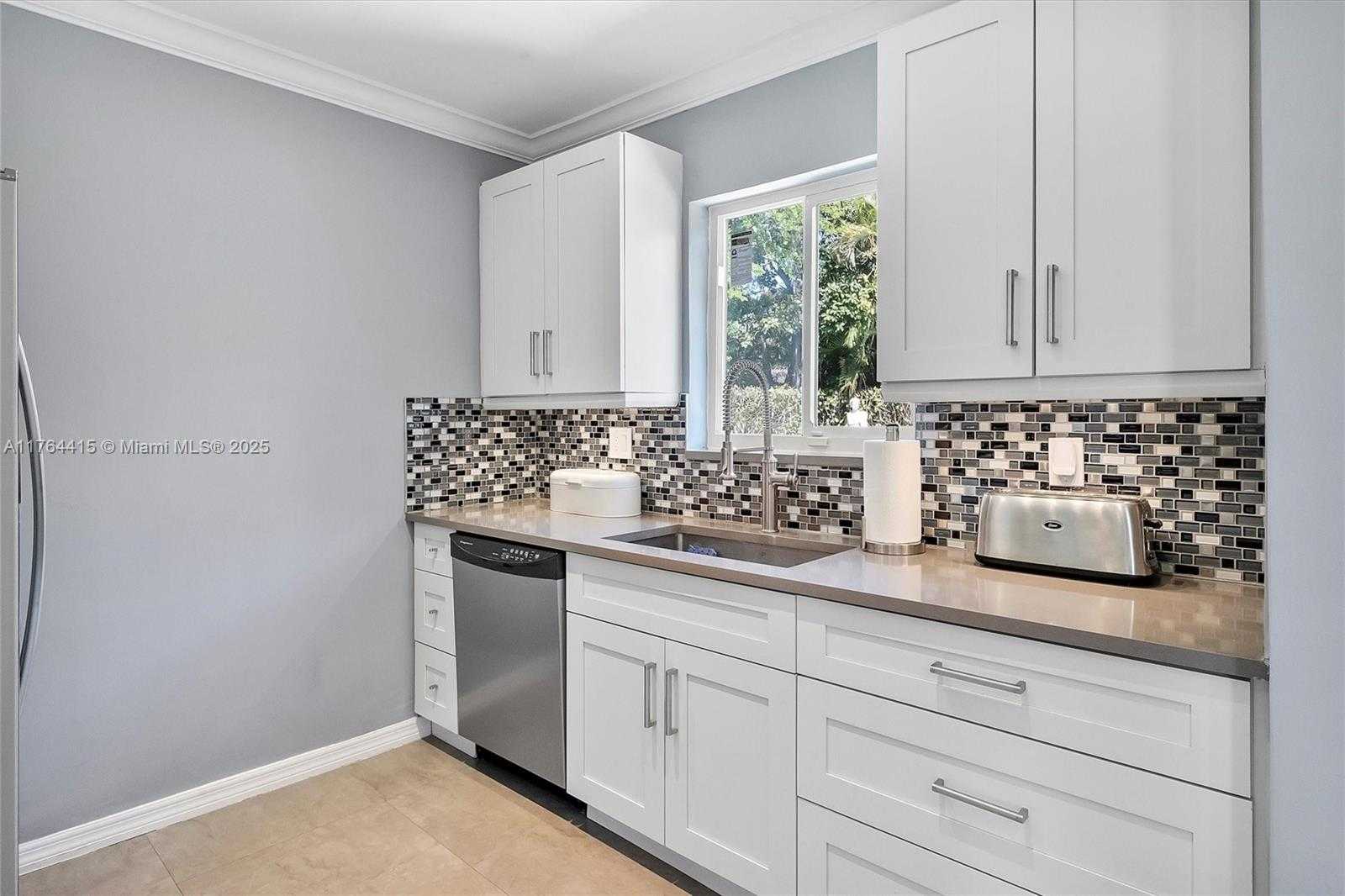 Small Image of 9301 NORTH WEST 2ND PL, Miami Shores Number 23