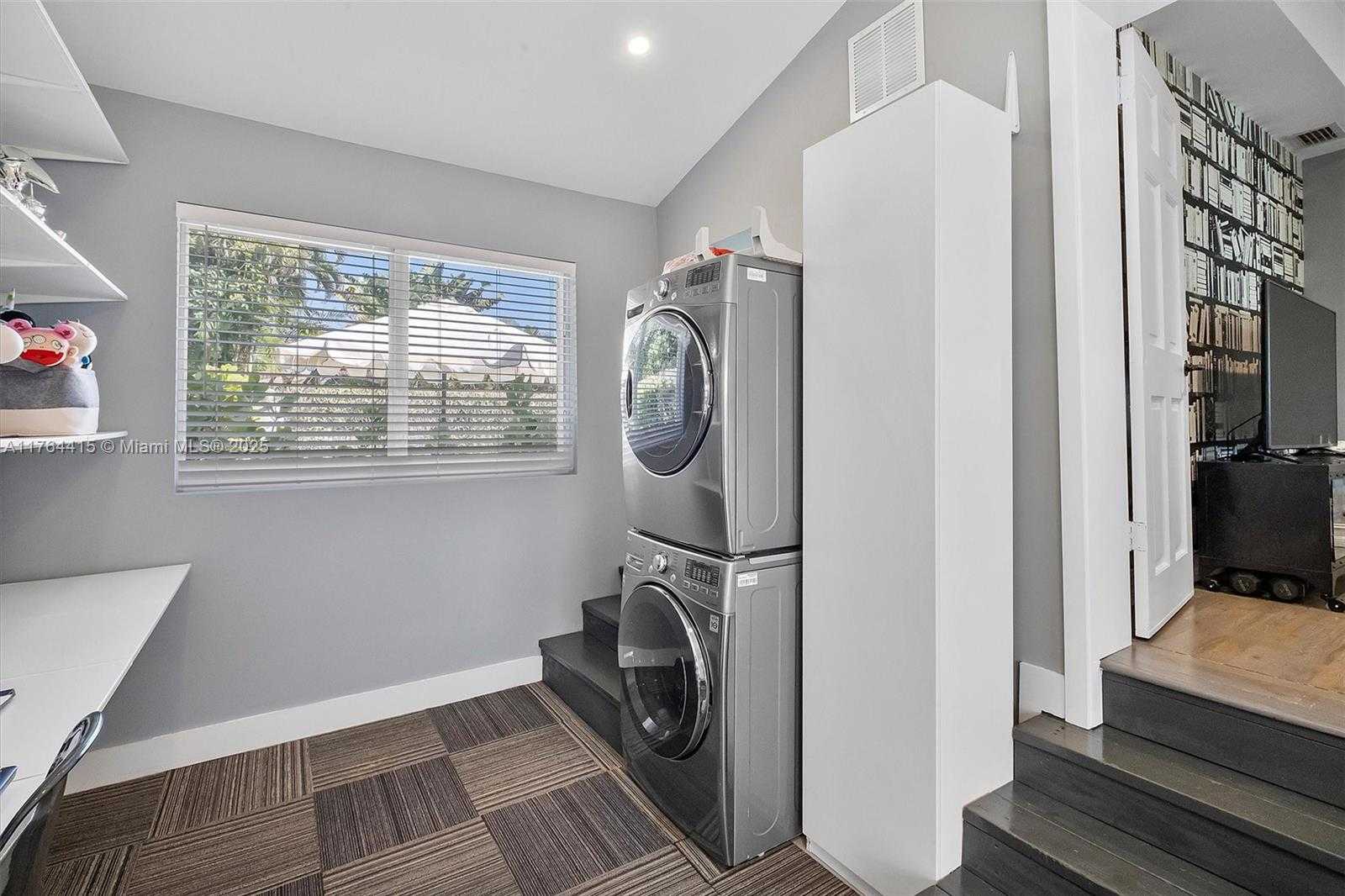 Small Image of 9301 NORTH WEST 2ND PL, Miami Shores Number 34
