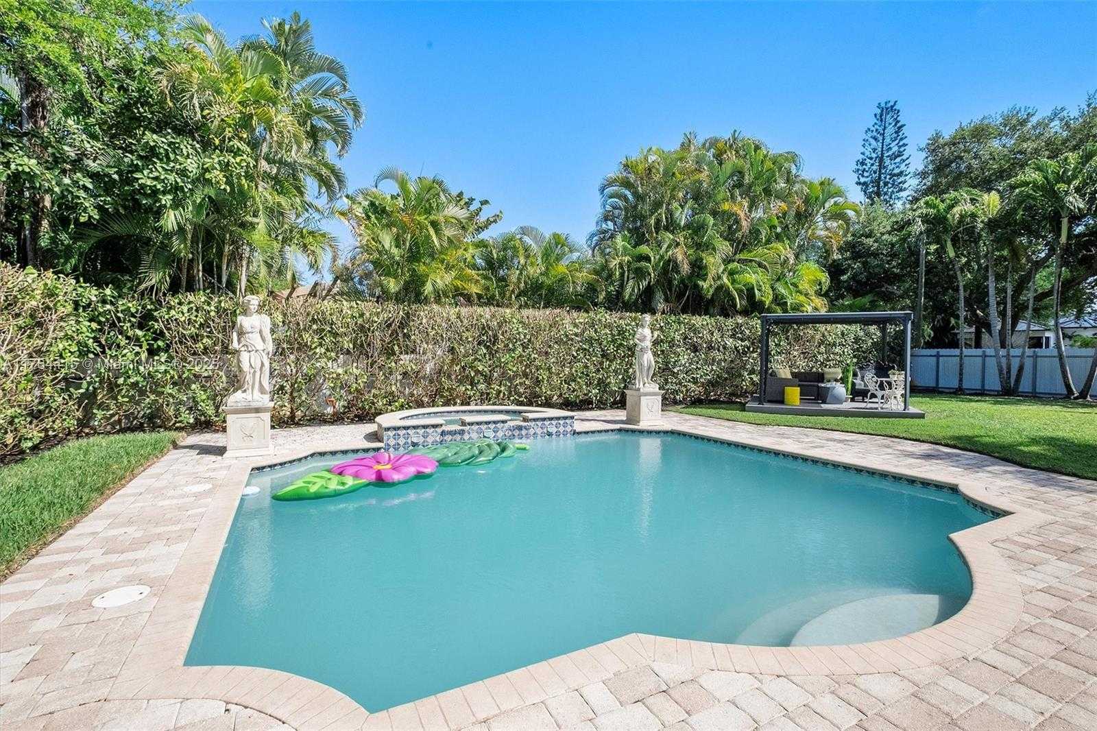 Small Image of 9301 NORTH WEST 2ND PL, Miami Shores Number 7