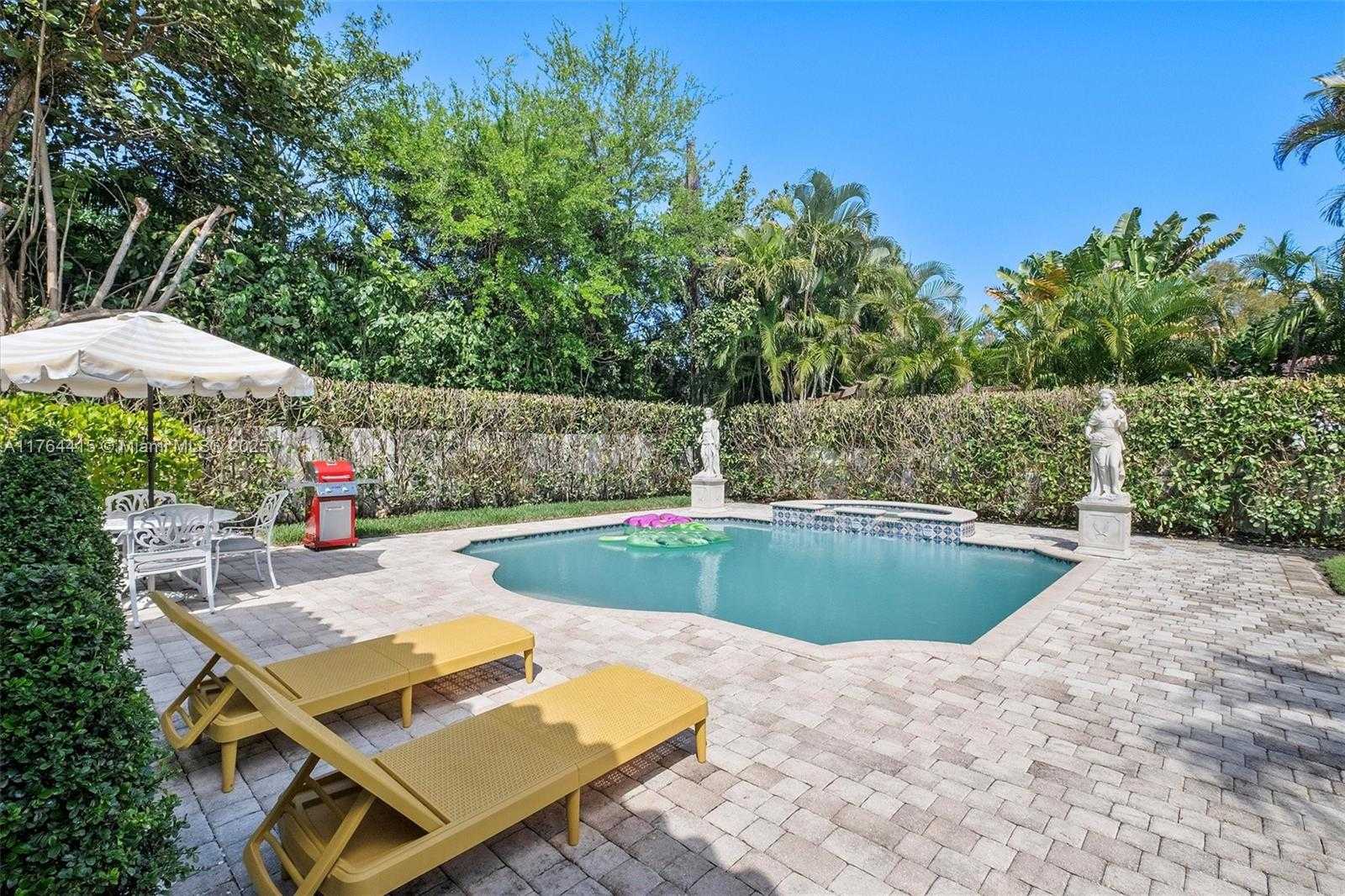 Small Image of 9301 NORTH WEST 2ND PL, Miami Shores Number 8