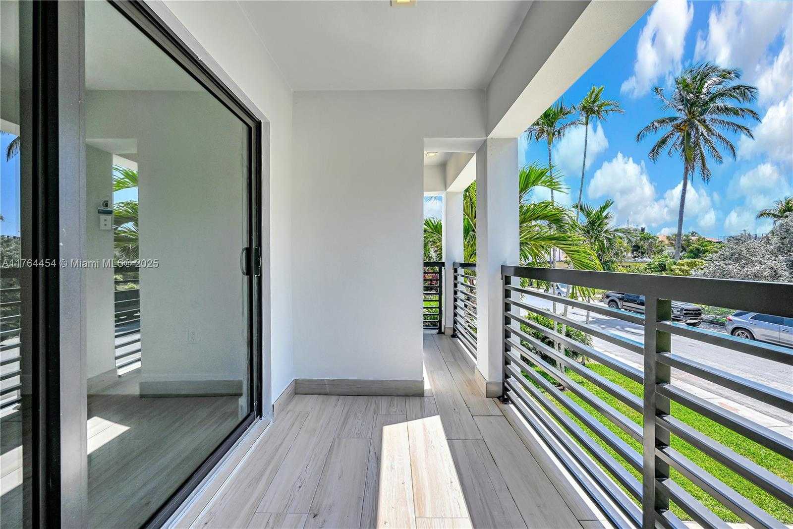 Small Image of 3305 NORTH EAST 15TH ST, Fort Lauderdale Number 21