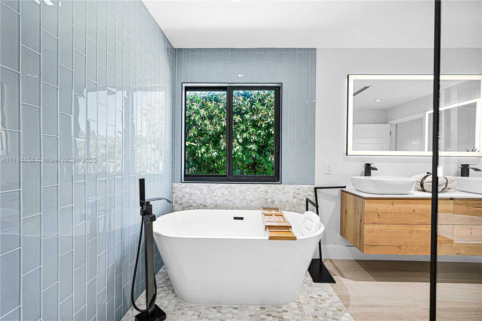 Small Image of 3305 NORTH EAST 15TH ST, Fort Lauderdale Number 24