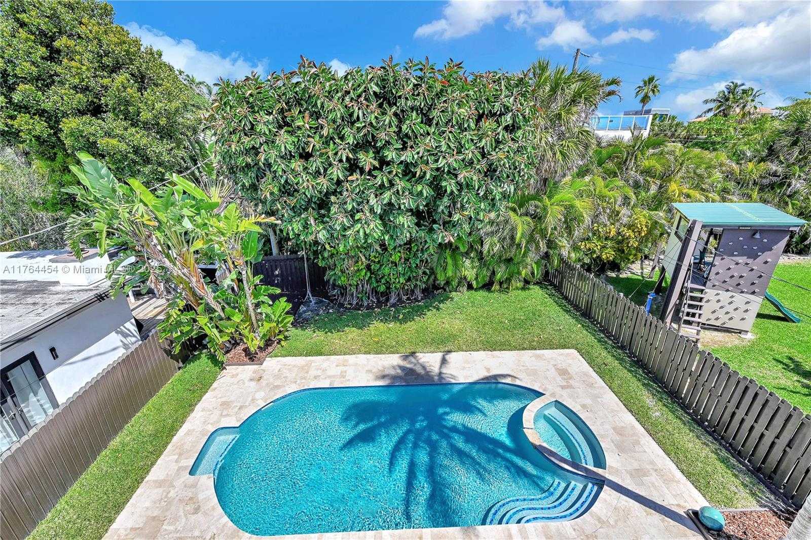 Small Image of 3305 NORTH EAST 15TH ST, Fort Lauderdale Number 3