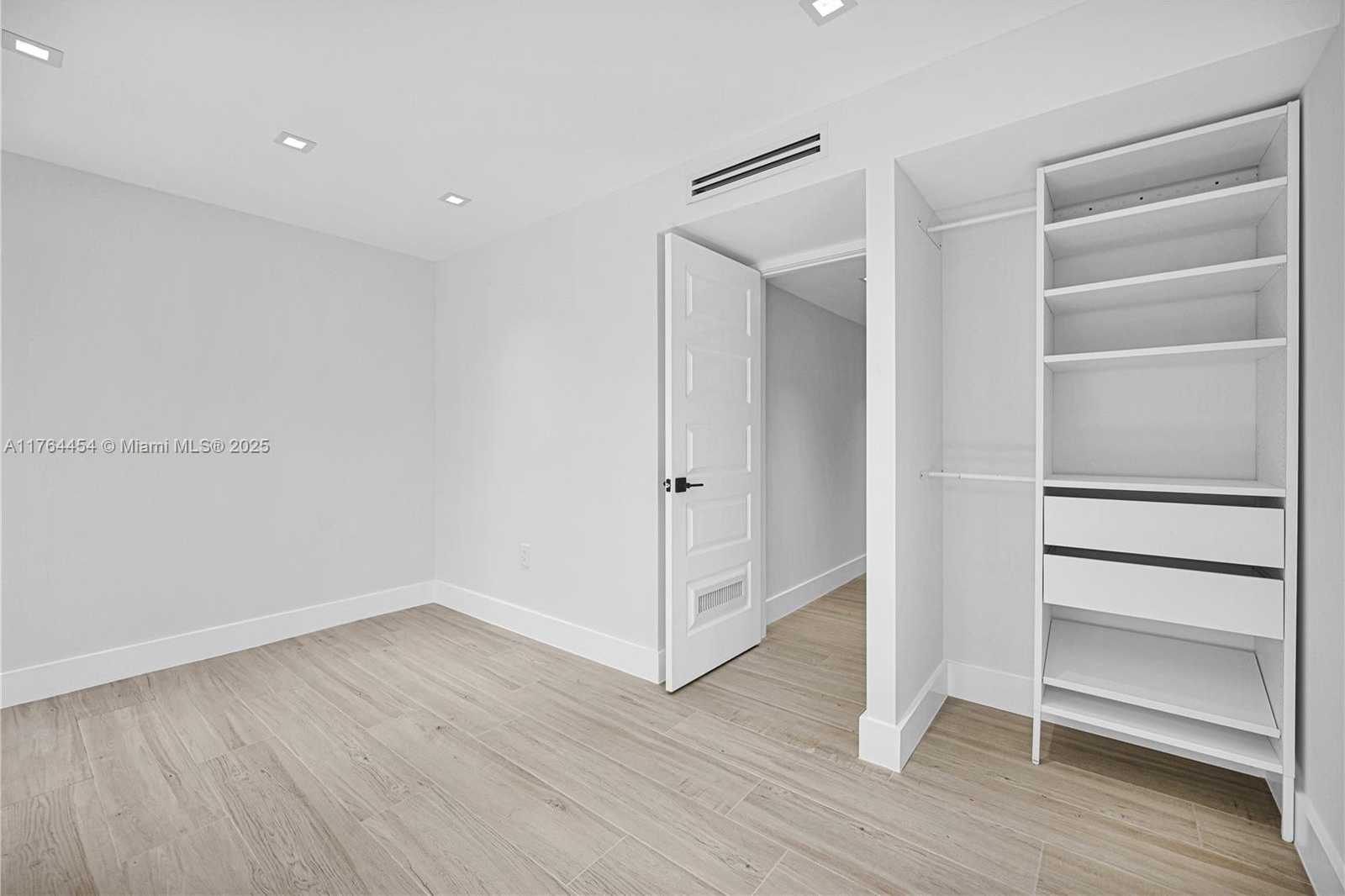Small Image of 3305 NORTH EAST 15TH ST, Fort Lauderdale Number 30