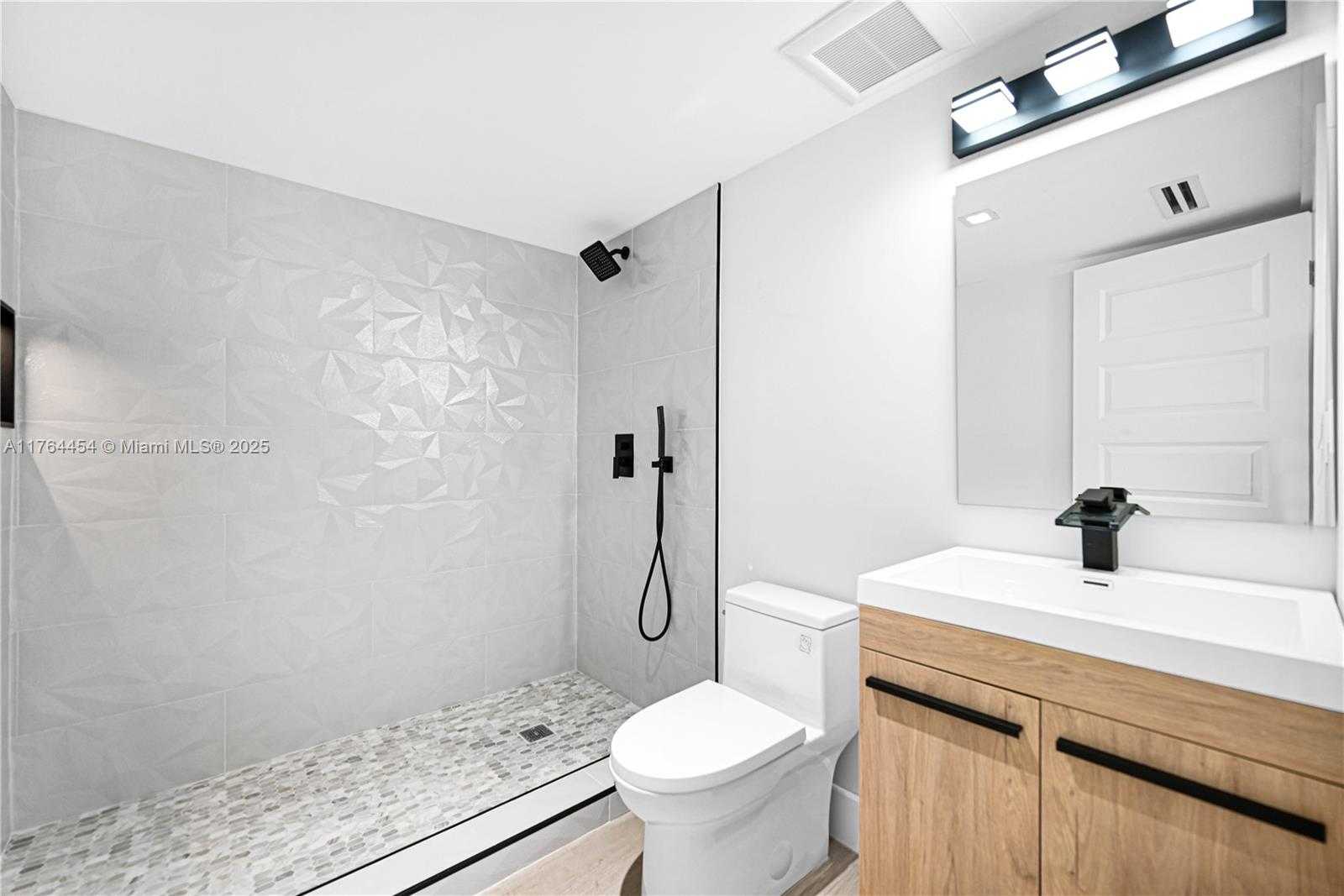 Small Image of 3305 NORTH EAST 15TH ST, Fort Lauderdale Number 31