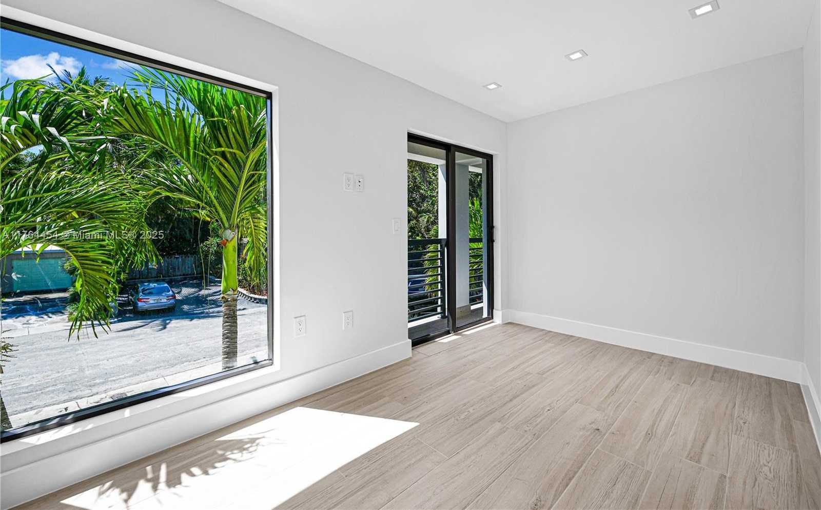 Small Image of 3305 NORTH EAST 15TH ST, Fort Lauderdale Number 33