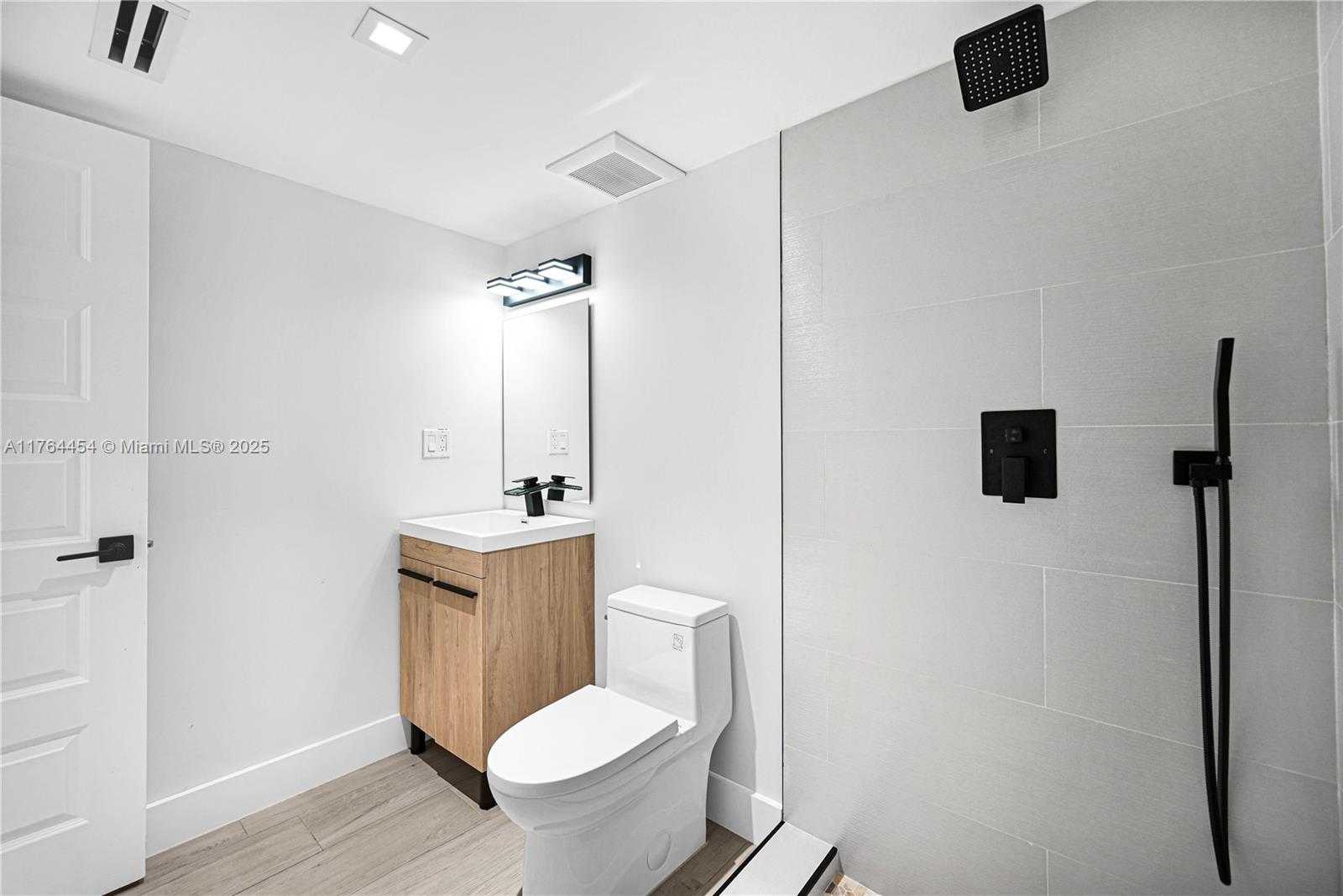 Small Image of 3305 NORTH EAST 15TH ST, Fort Lauderdale Number 35