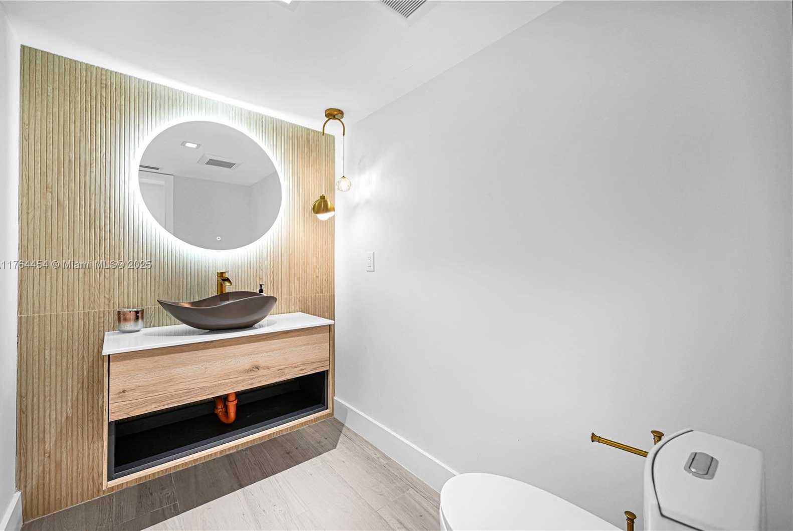 Small Image of 3305 NORTH EAST 15TH ST, Fort Lauderdale Number 36