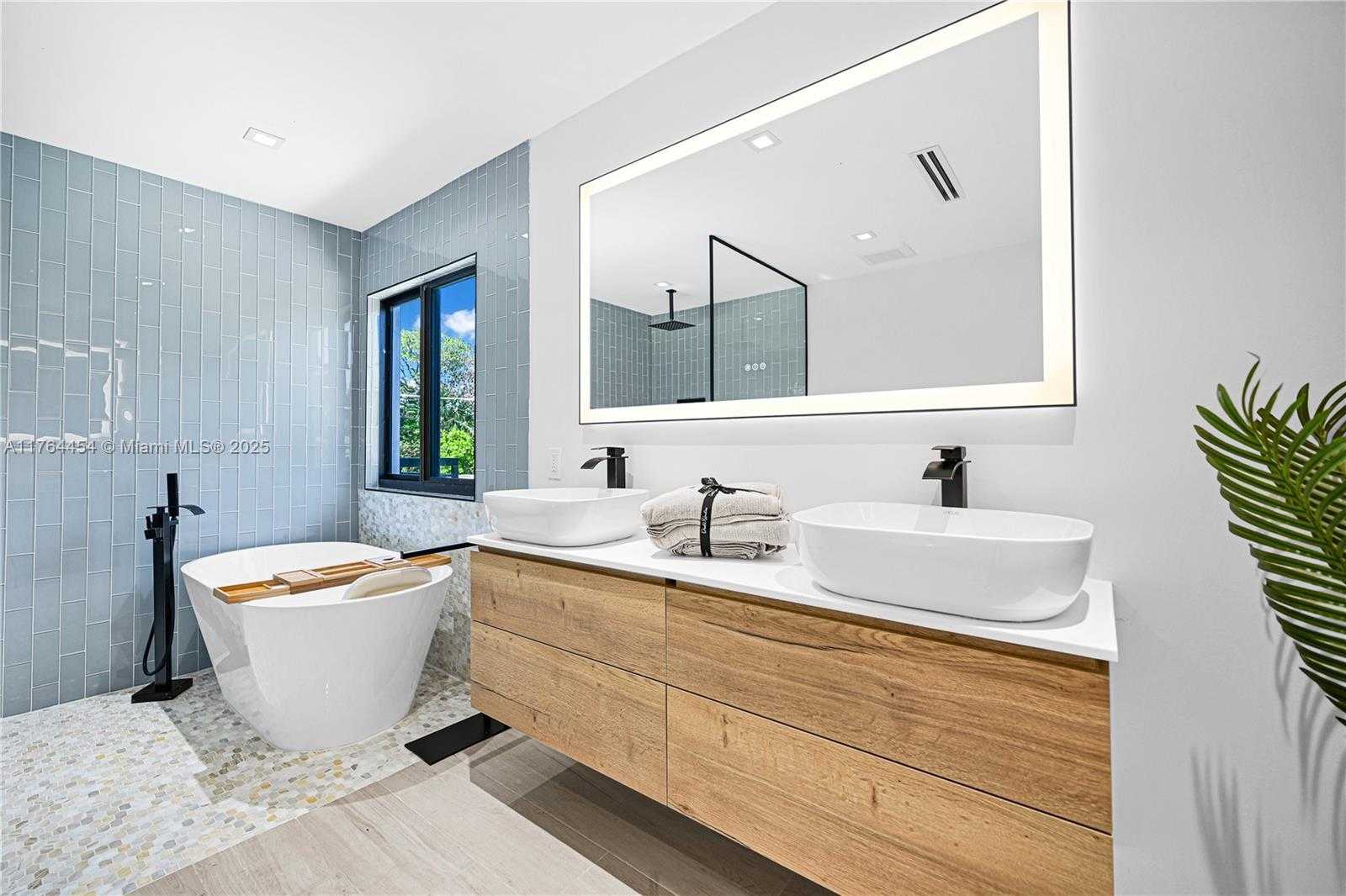 Small Image of 3305 NORTH EAST 15TH ST, Fort Lauderdale Number 81