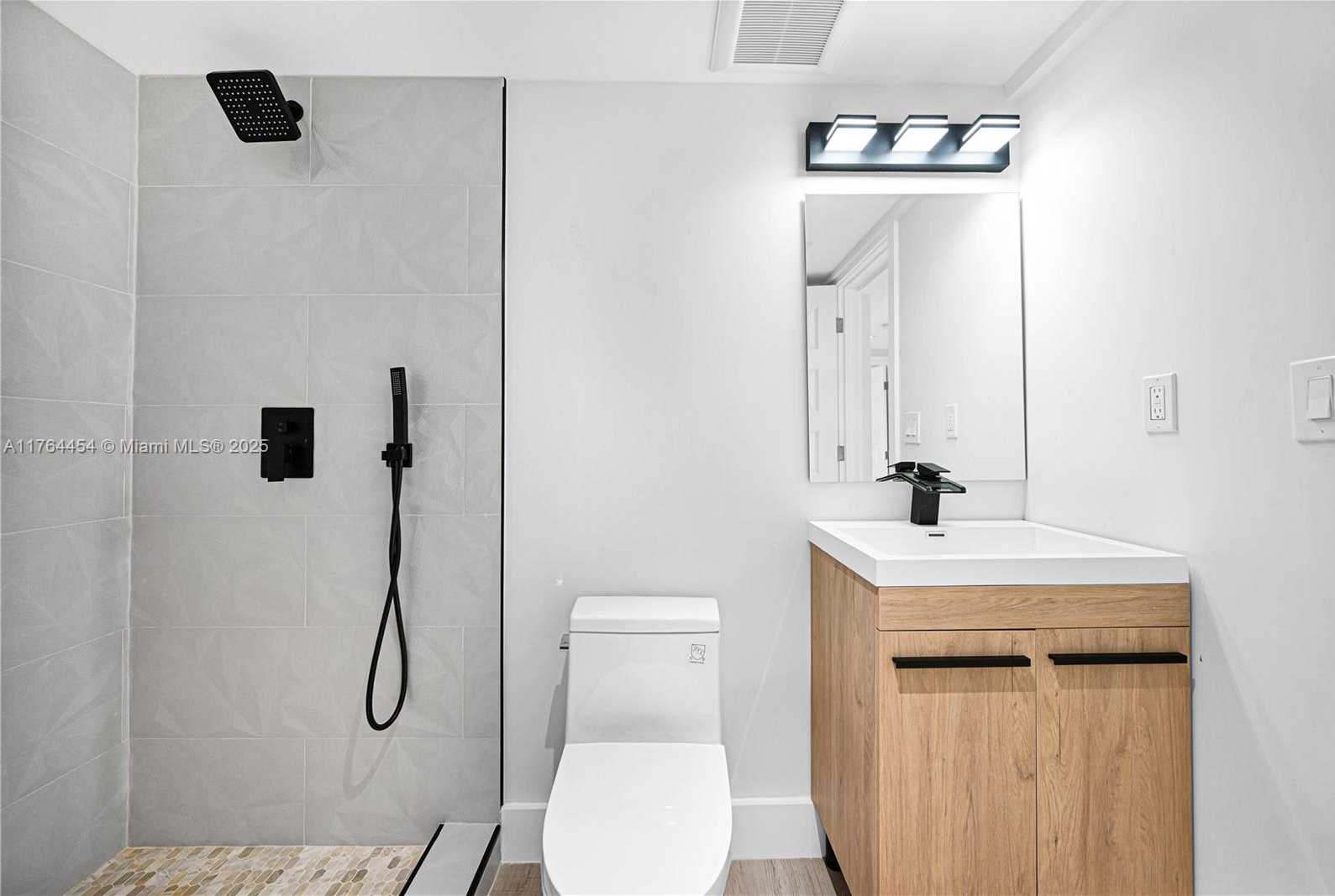 Small Image of 3305 NORTH EAST 15TH ST, Fort Lauderdale Number 82