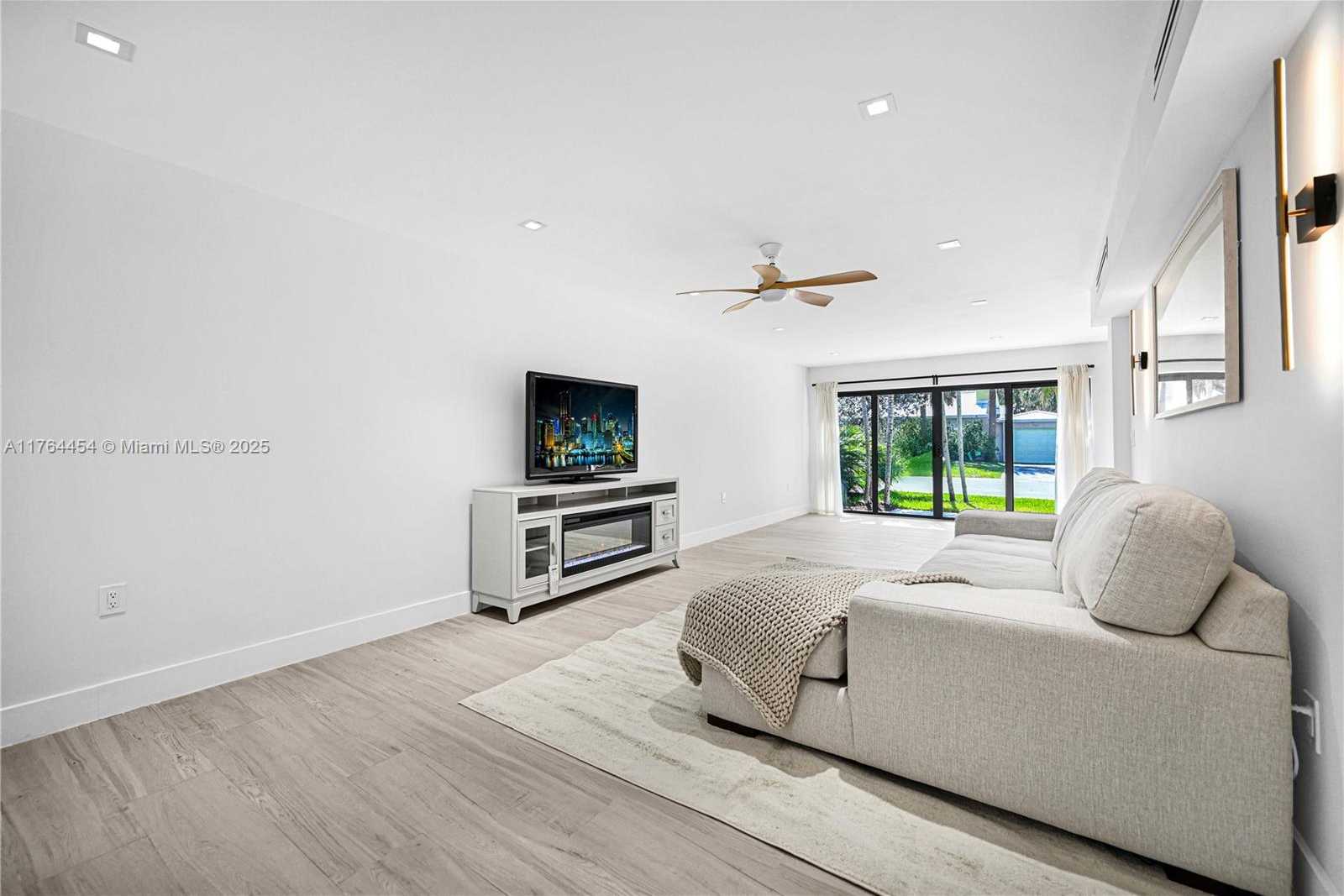 Small Image of 3305 NORTH EAST 15TH ST, Fort Lauderdale Number 93