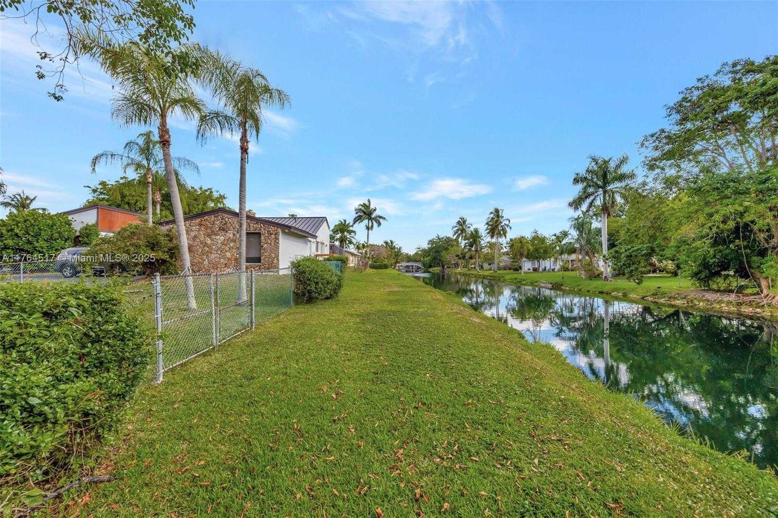 Small Image of 7741 SOUTH WEST 170TH ST, Palmetto Bay Number 39
