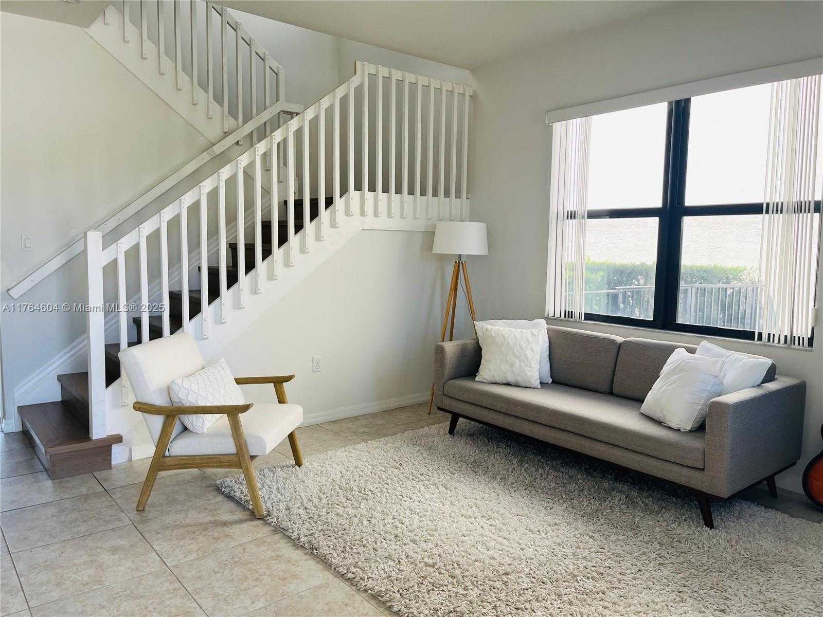 Small Image of 616 NORTH EAST 193RD ST, Miami Number 18